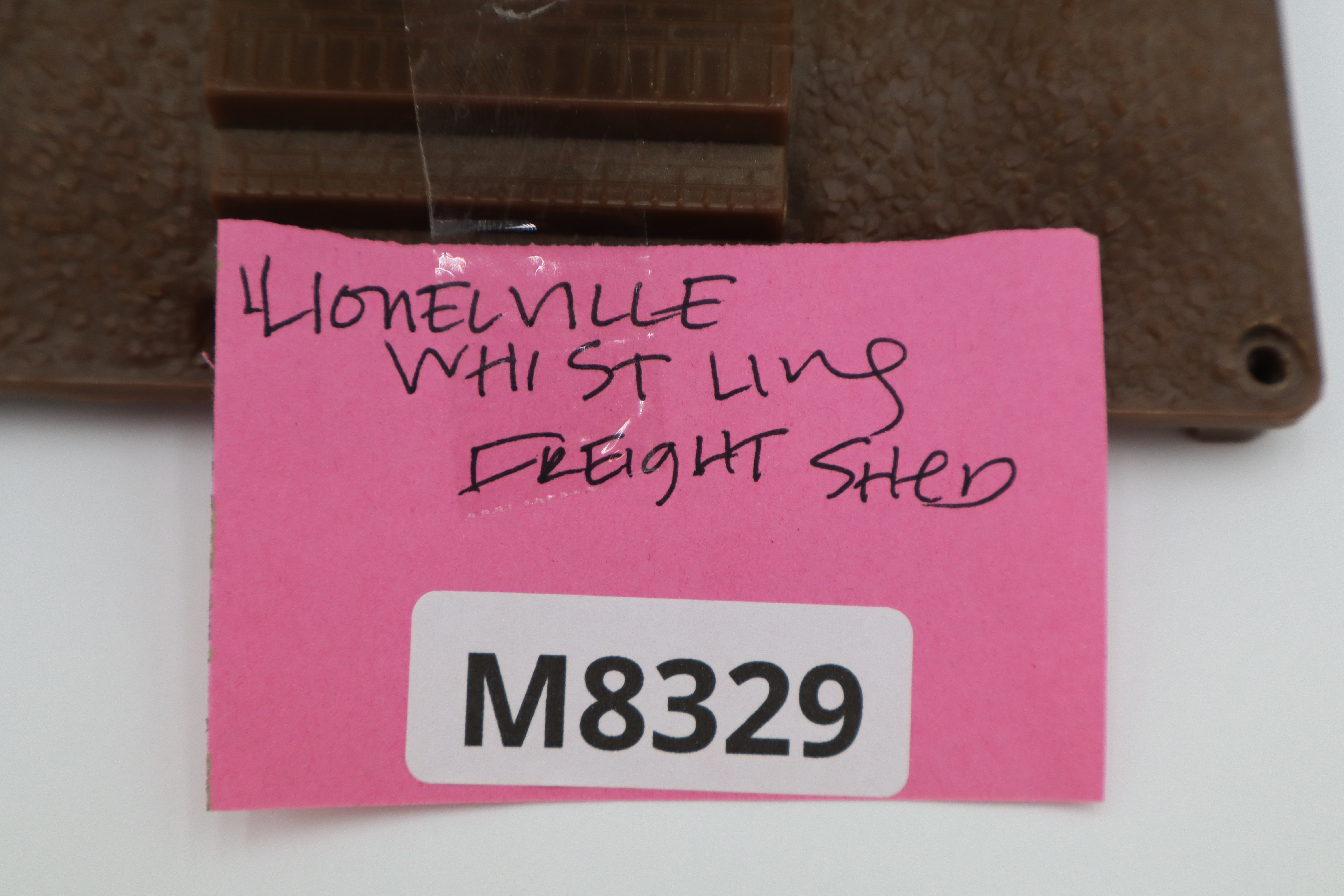 Lionelville Whistling Freight Shed-Second hand-M8329