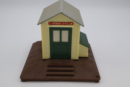 Lionelville Whistling Freight Shed-Second hand-M8329