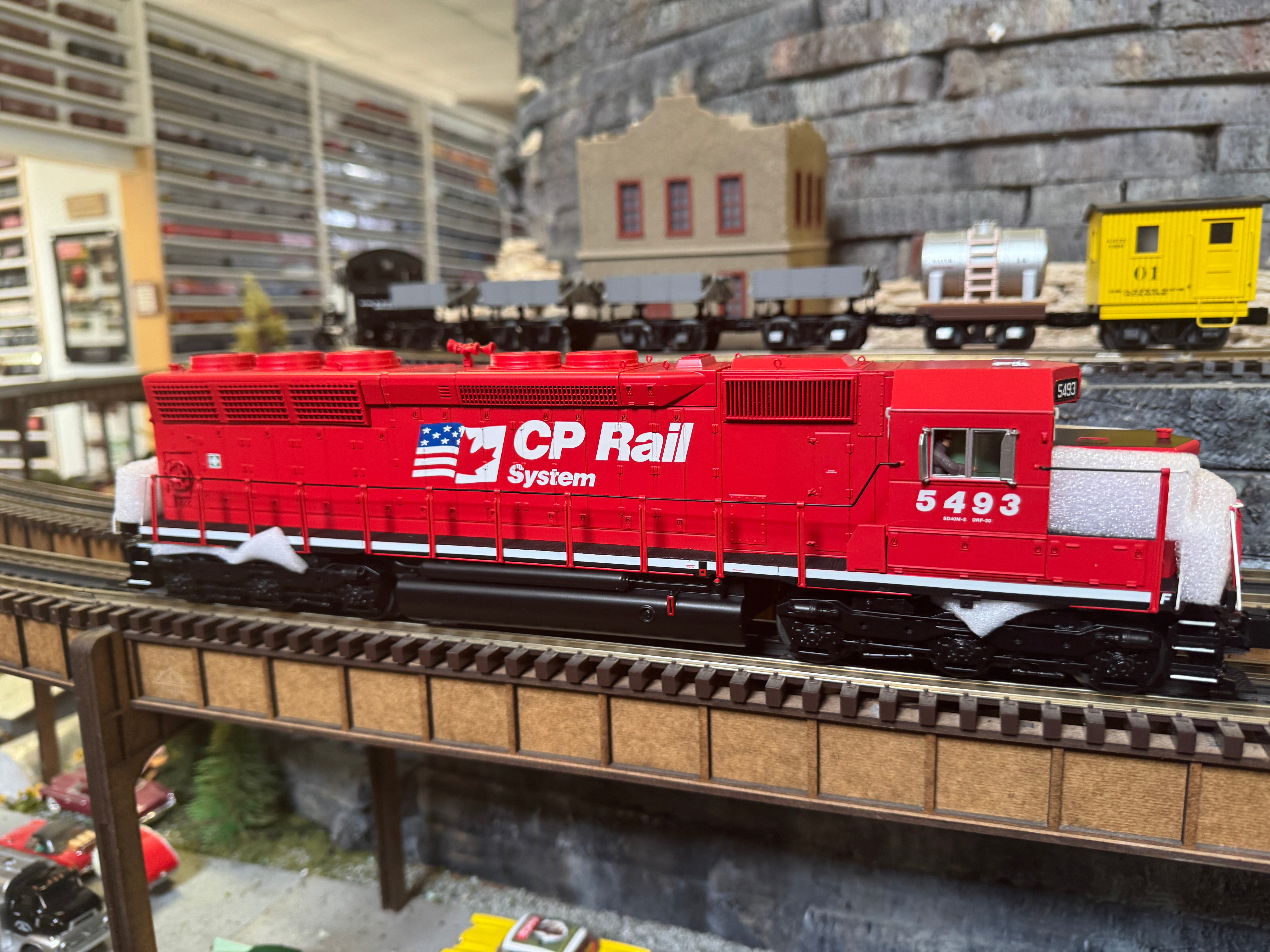 Atlas O 30138261 - Premier - SD45 Diesel Locomotive "CP Rail" (Dual Flags) #5493 w/ PS3