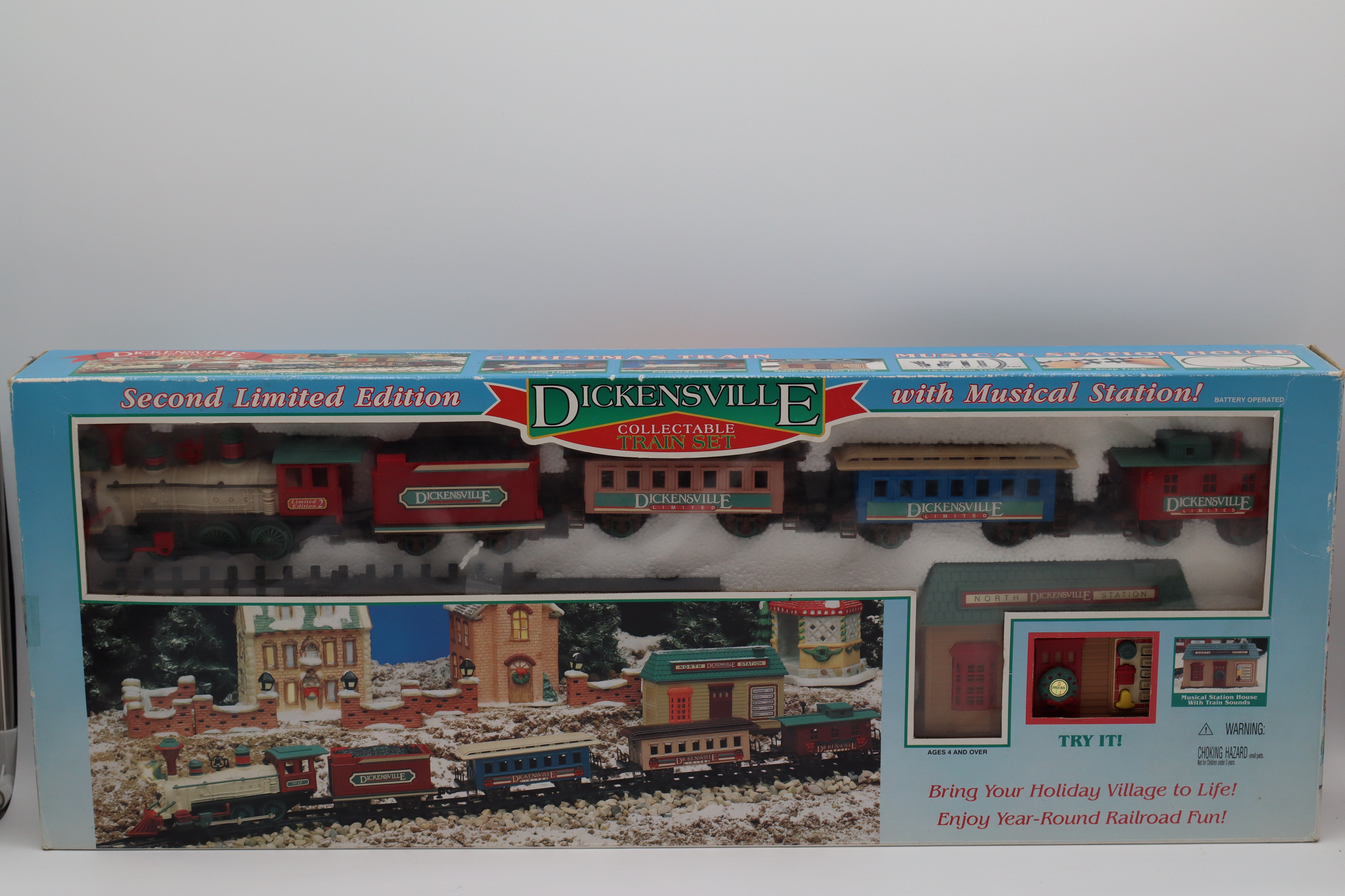 New Bright Industries Co No. 174W Dickensville Collectible Train Set-Second hand-M8462