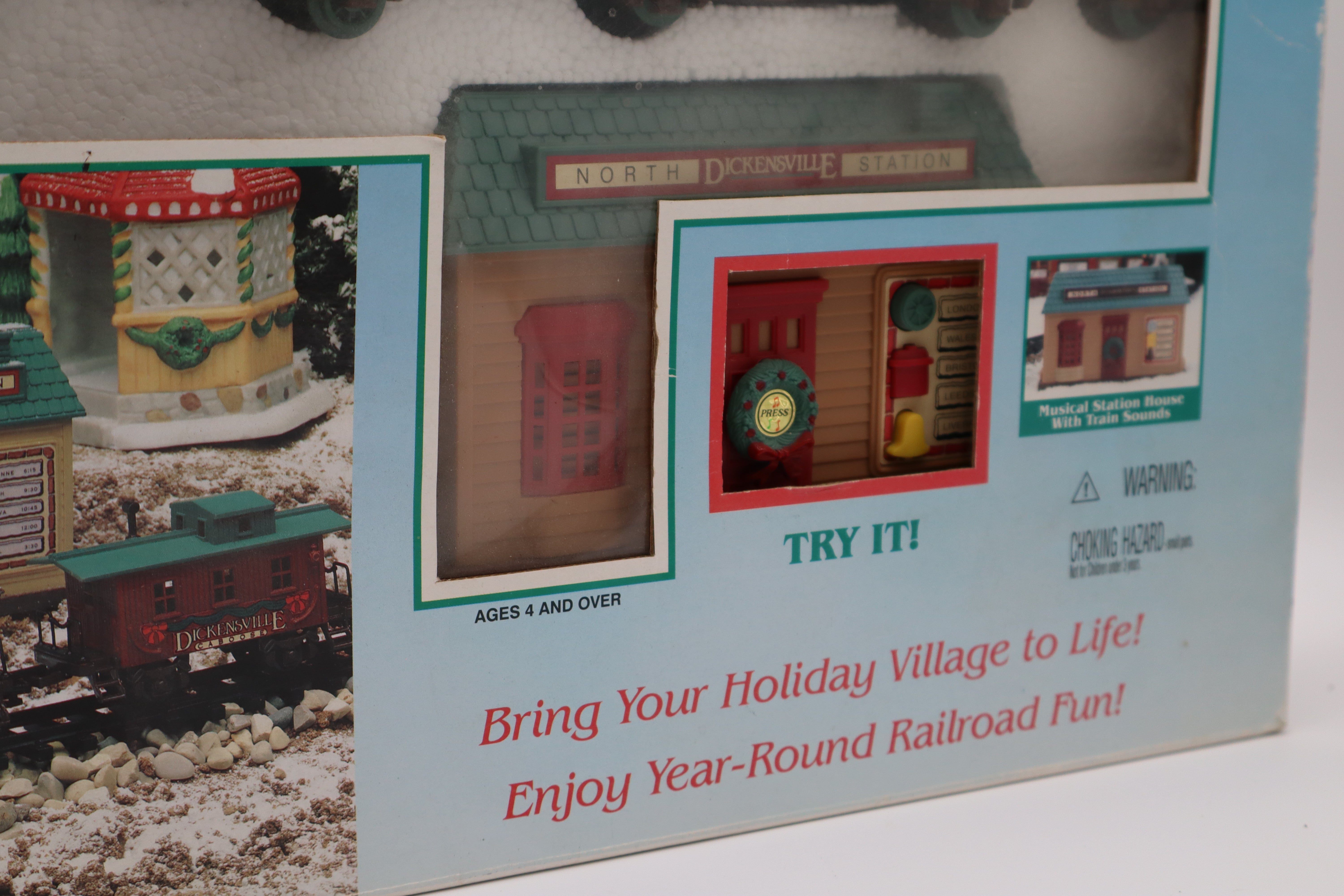 New Bright Industries Co No. 174W Dickensville Collectible Train Set-Second hand-M8462