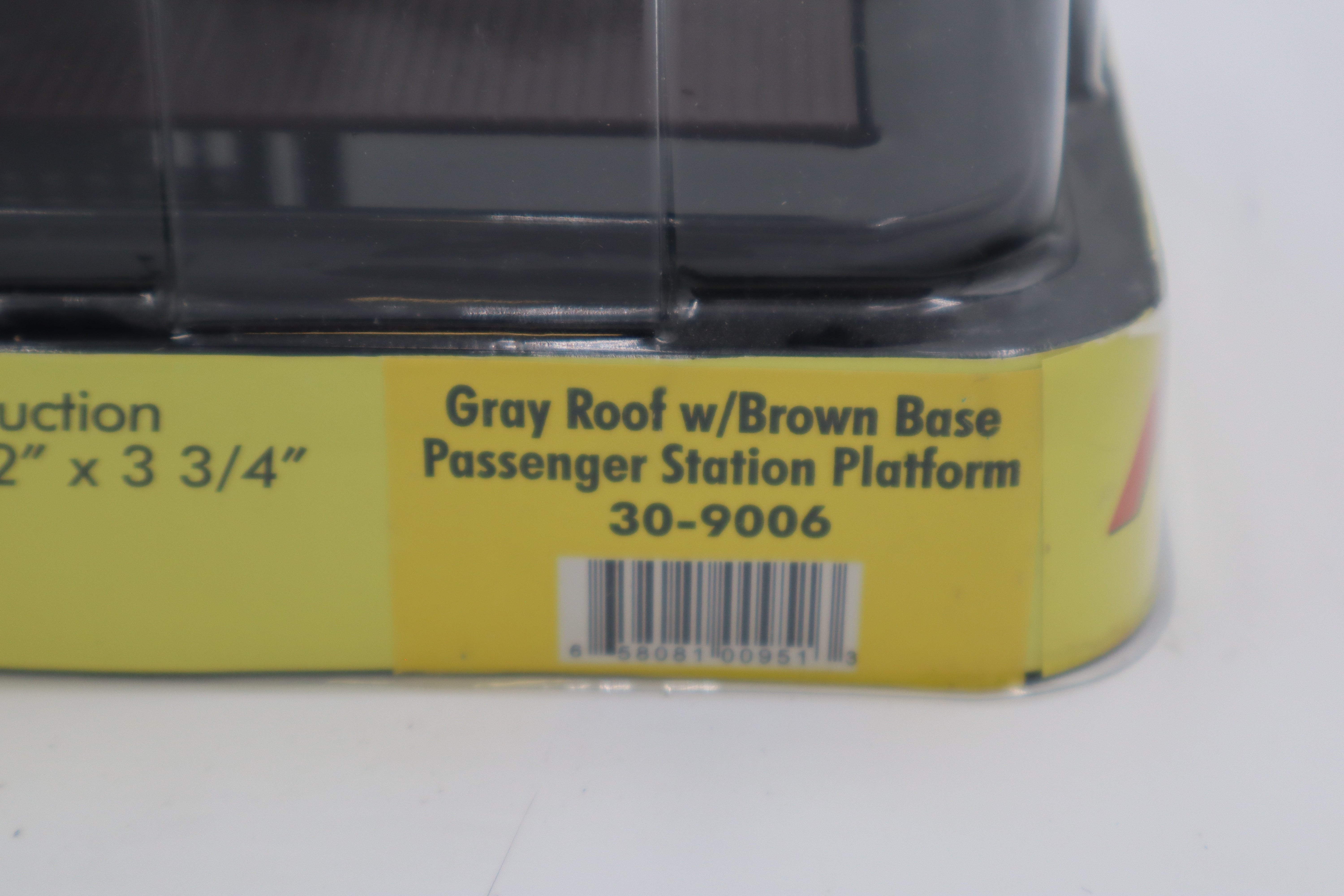 Rail King 30-9006 Gray Roof w/ Brown Base Passenger Station Platform-Second hand-M8466