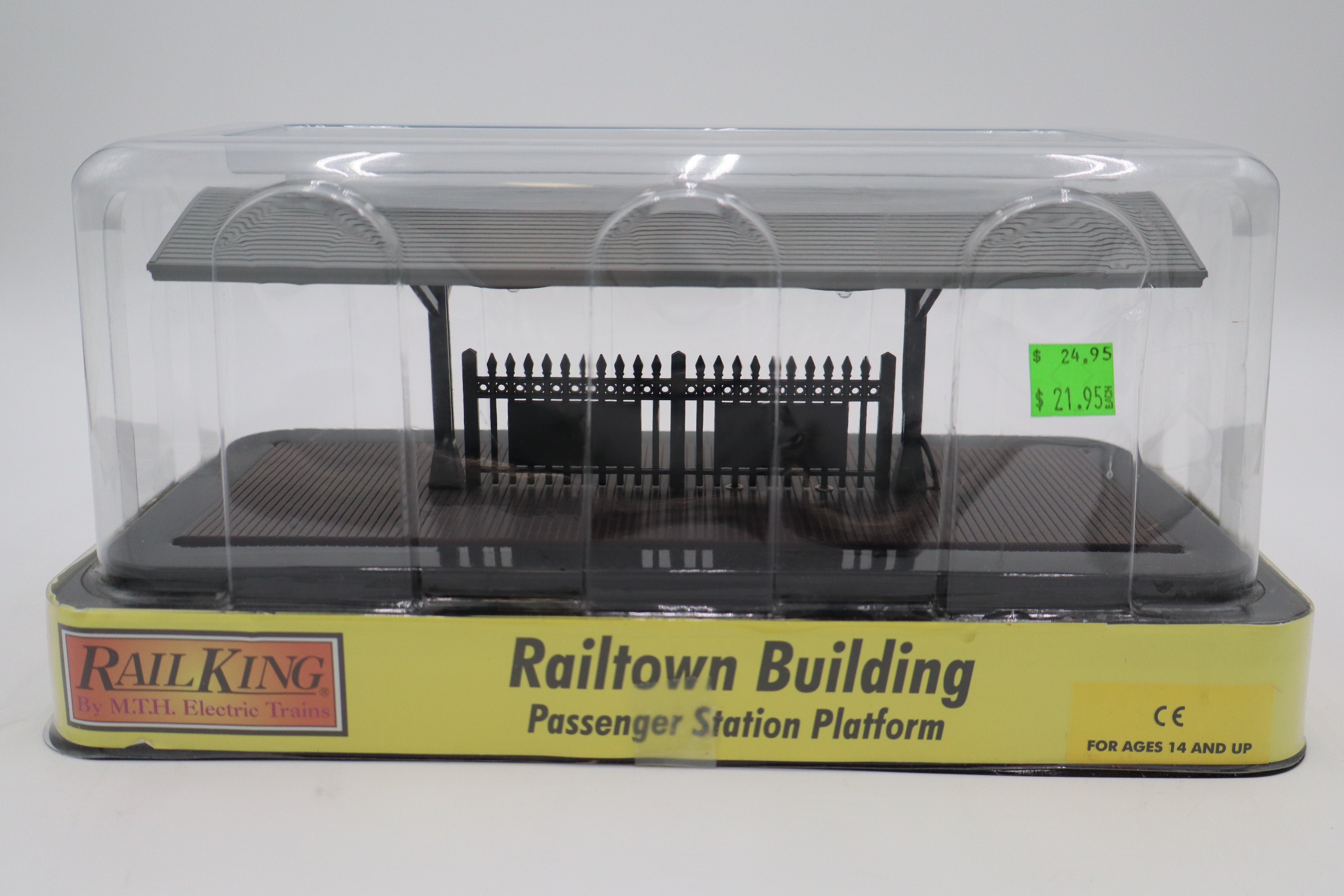 Rail King 30-9006 Gray Roof w/ Brown Base Passenger Station Platform-Second hand-M8466