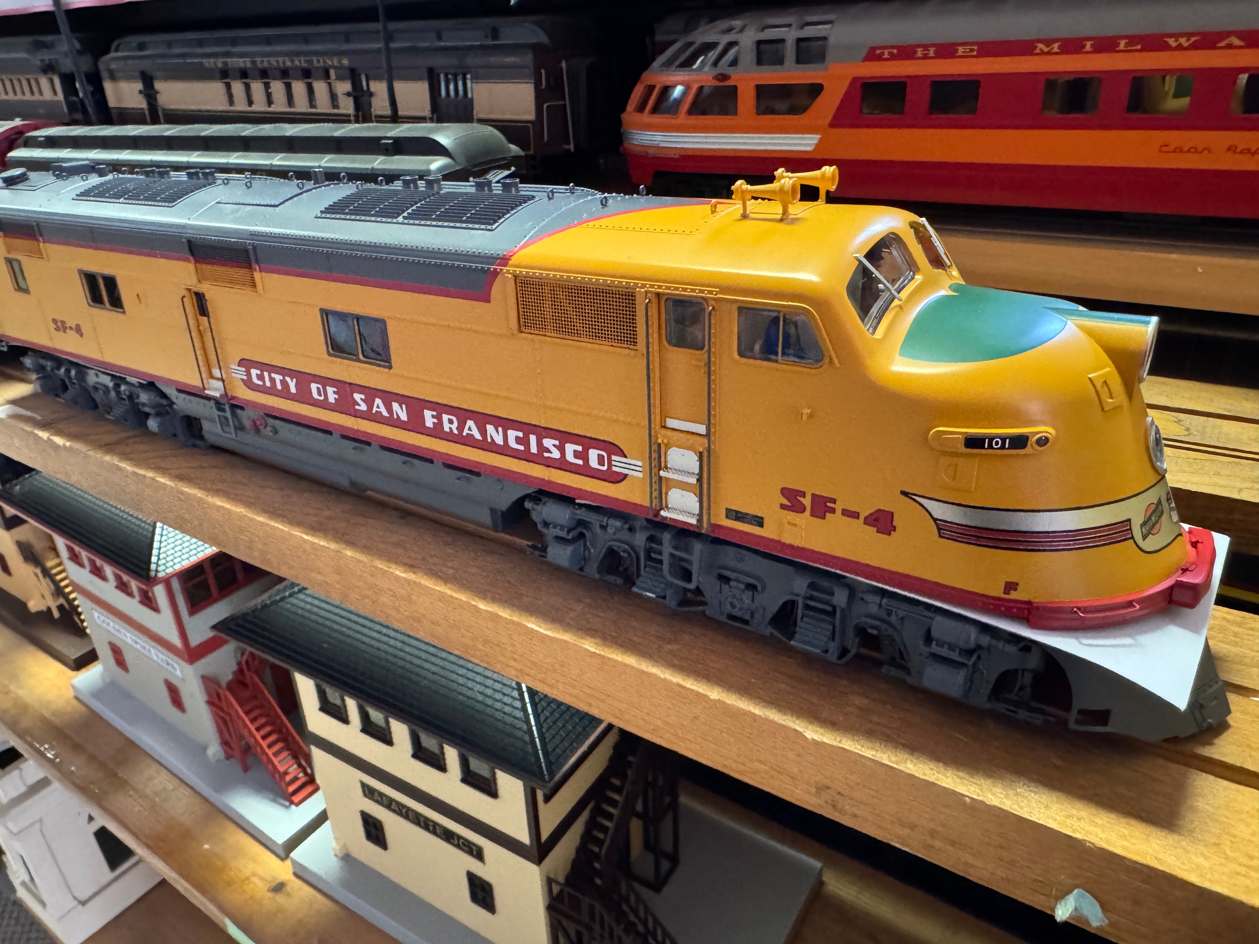 Lionel 2433650 - Legacy E6 AB Diesel Locomotive "City of San Francisco" #SF-4, SF-5