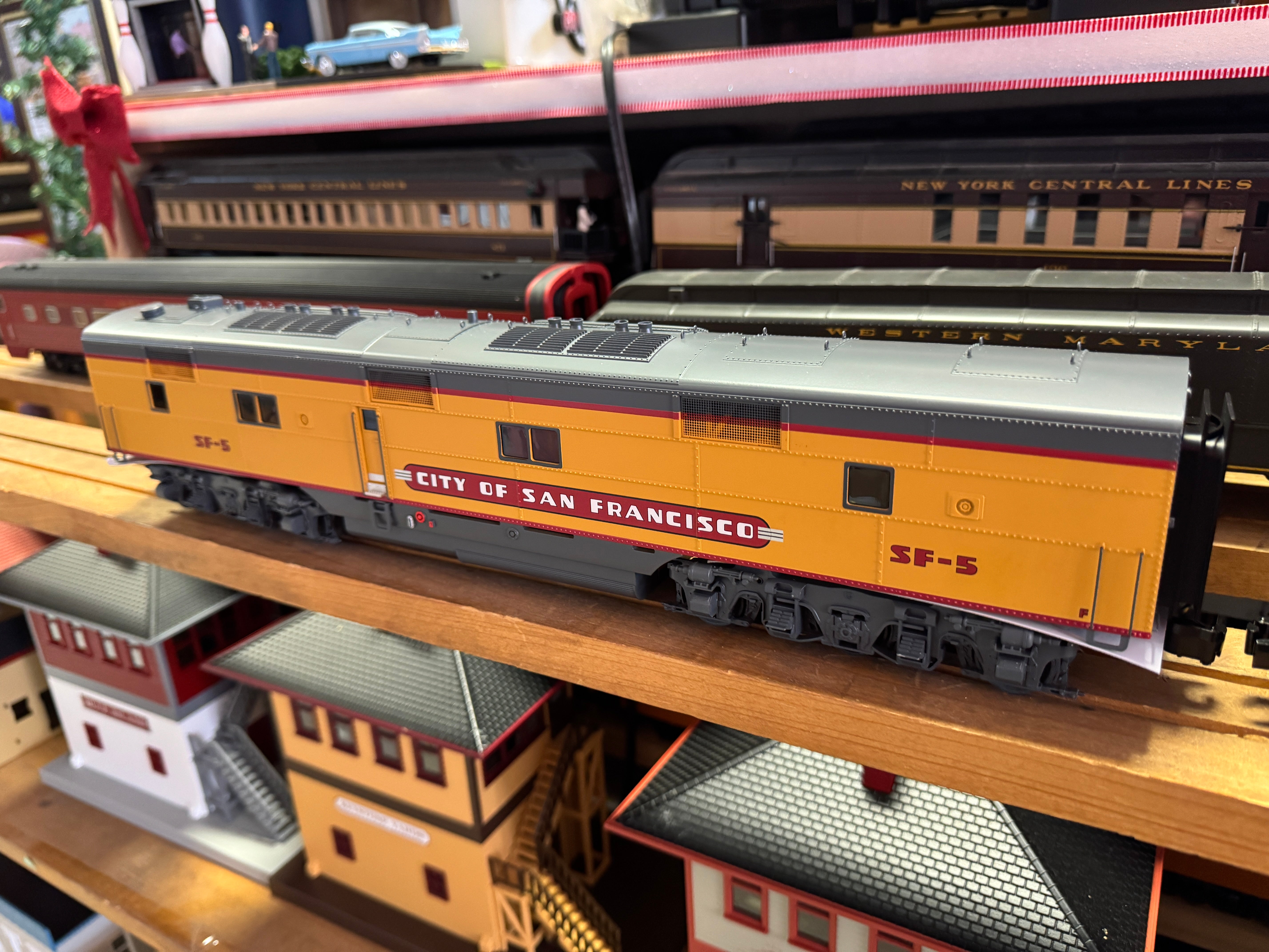 Lionel 2433650 - Legacy E6 AB Diesel Locomotive "City of San Francisco" #SF-4, SF-5