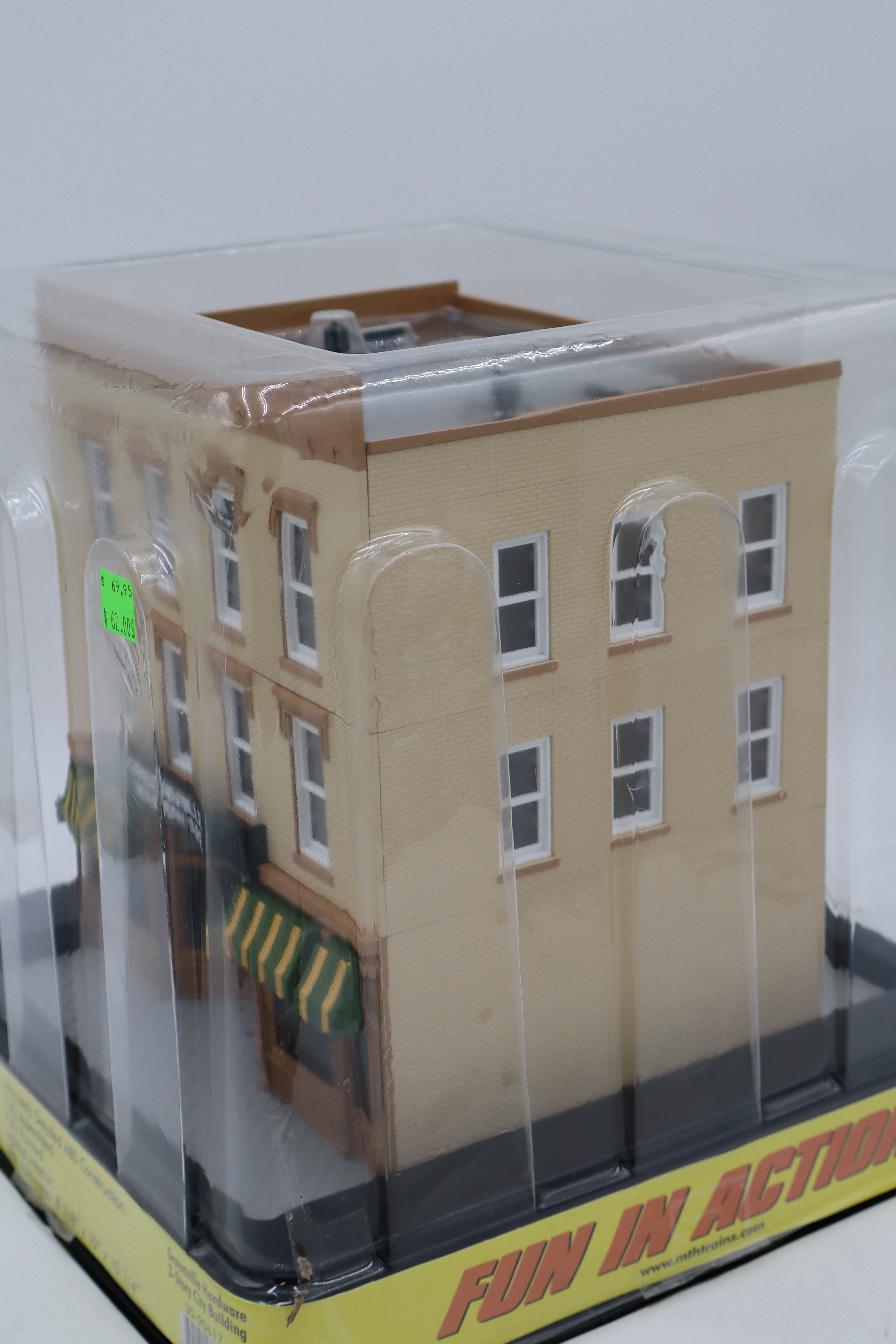 Rail King 30-90617 Greenville Hardware 3-Story City Building-Second hand-M8467