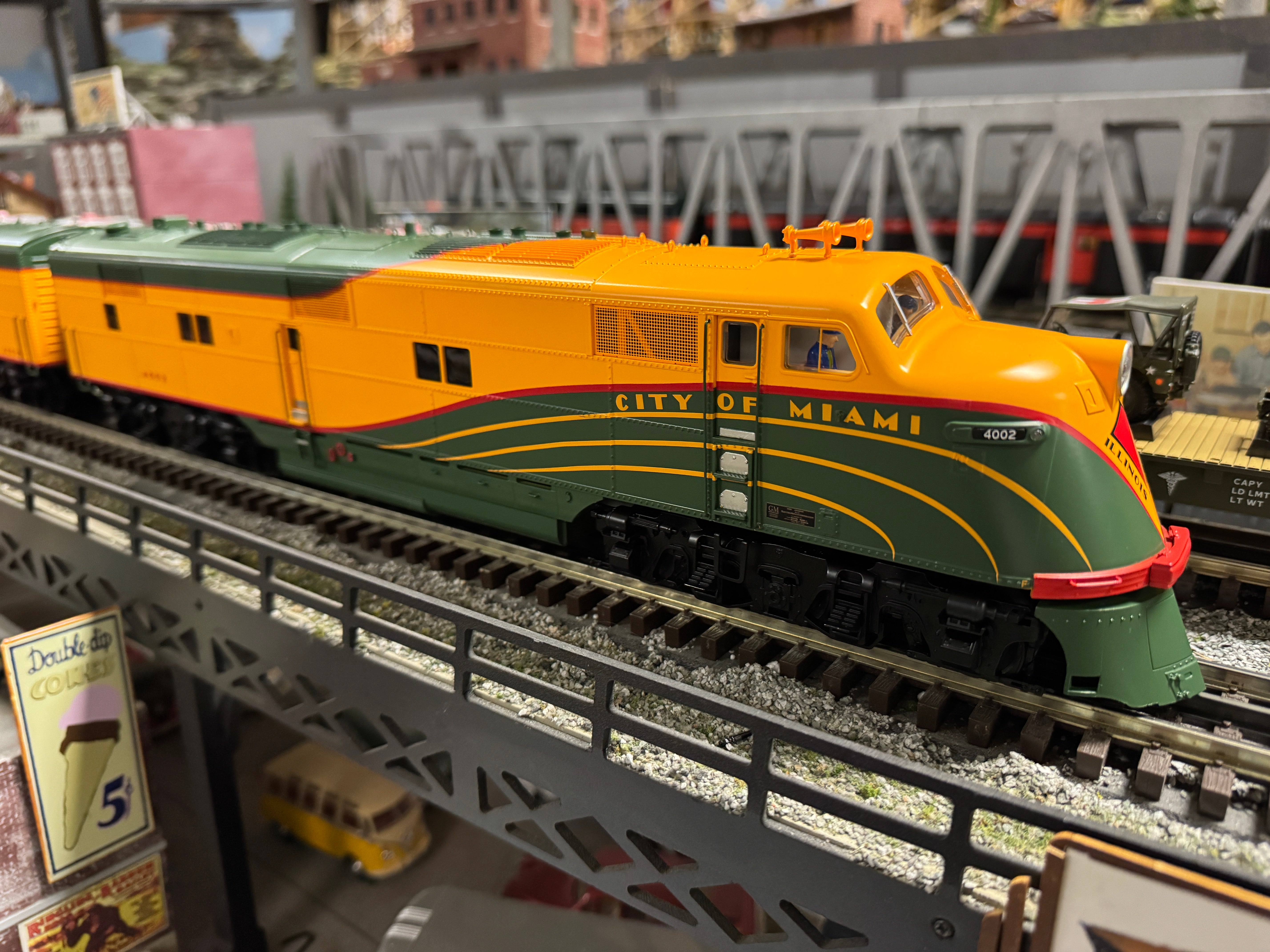 Lionel 2422098 - Legacy E6A/B Diesel Locomotive "Illinois Central" #4002, 4002B (City of Miami) - Custom Run for MrMuffin'sTrains