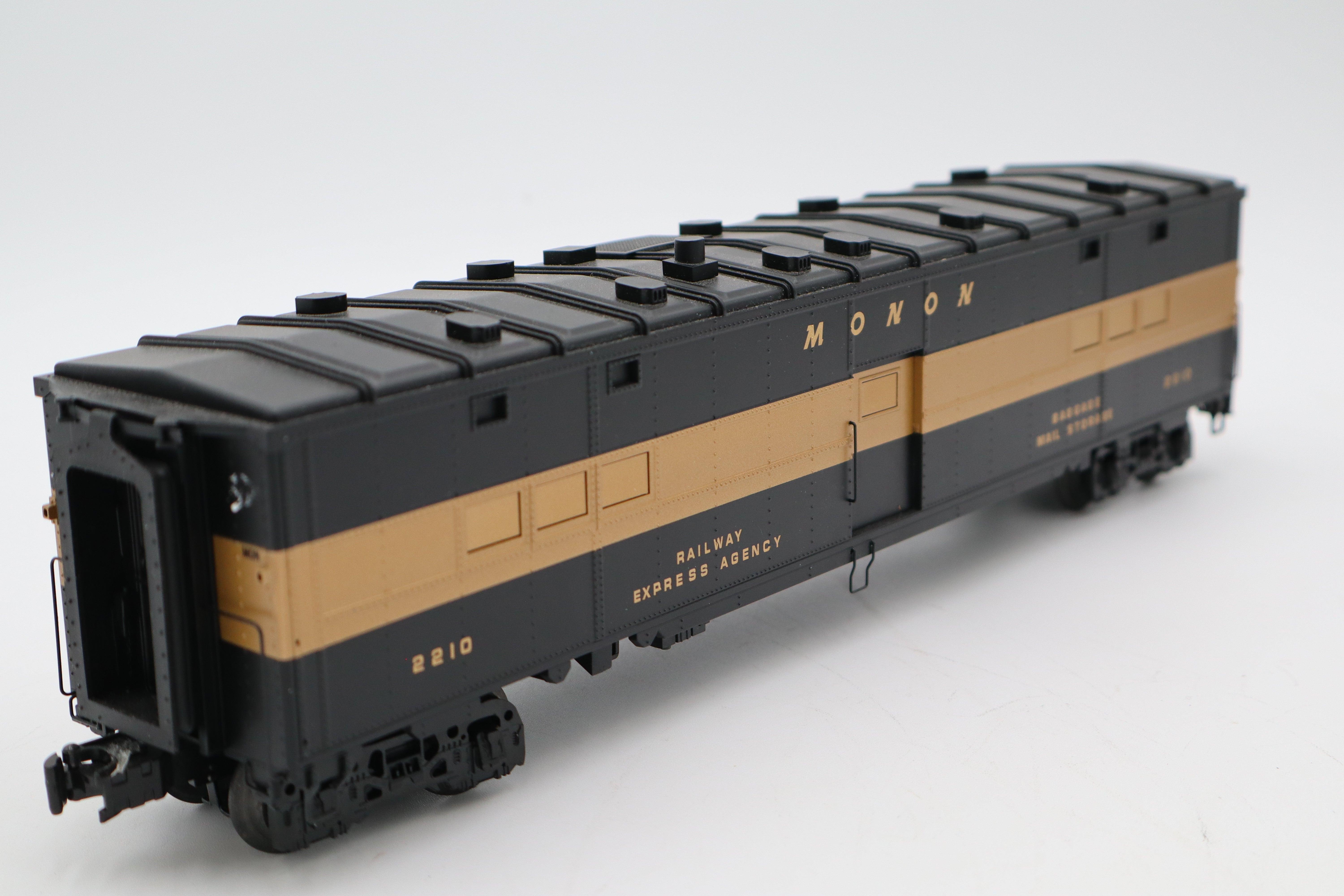 Atlas #3007712-2 Monon Express Box Car (Troop Kitchen Car)-Second hand-M8474
