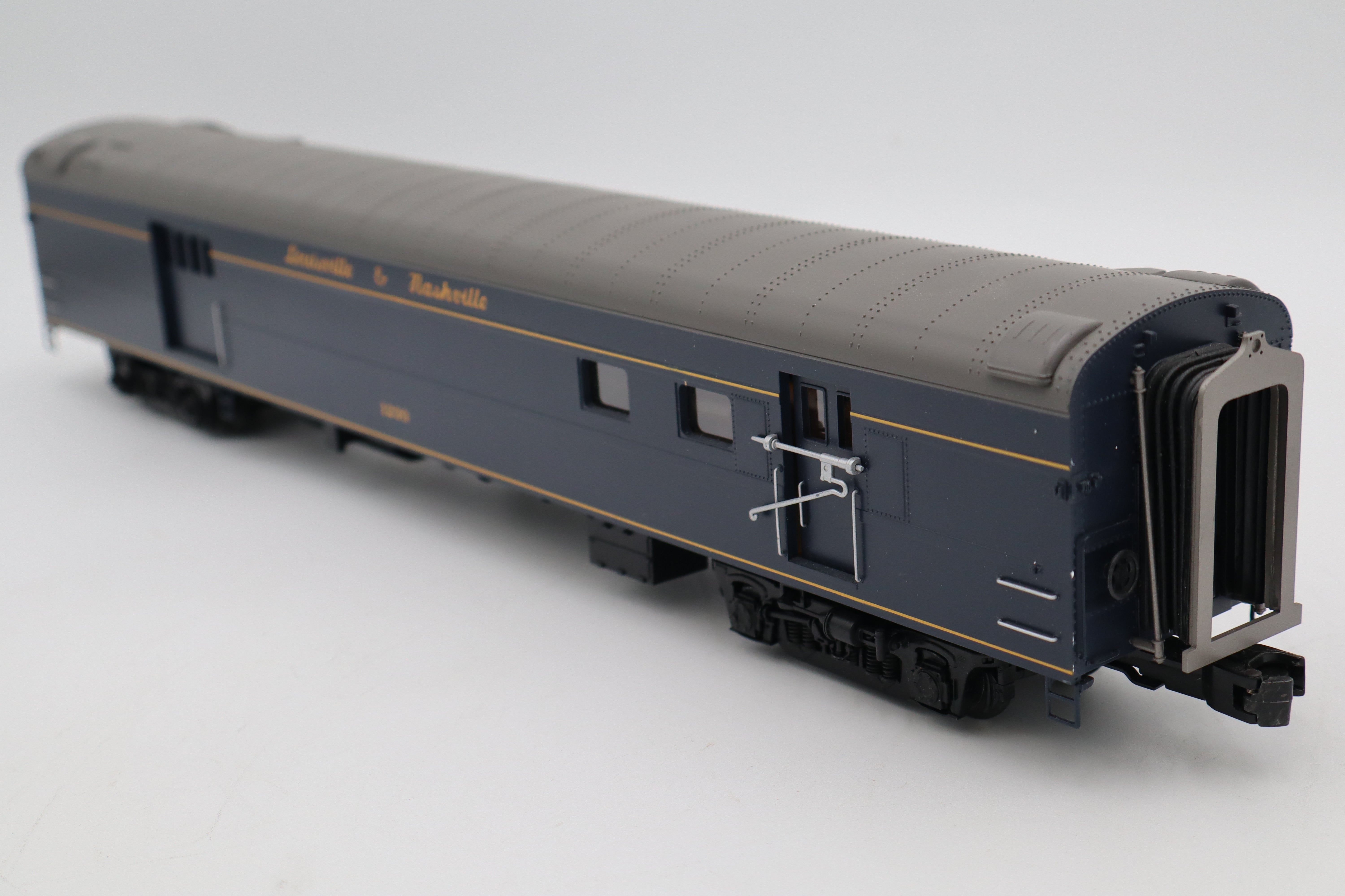 MTH 20-68111 Louisville & Nashville 70' Streamlined RPO Pass Car-Smooth-Second hand-M8471