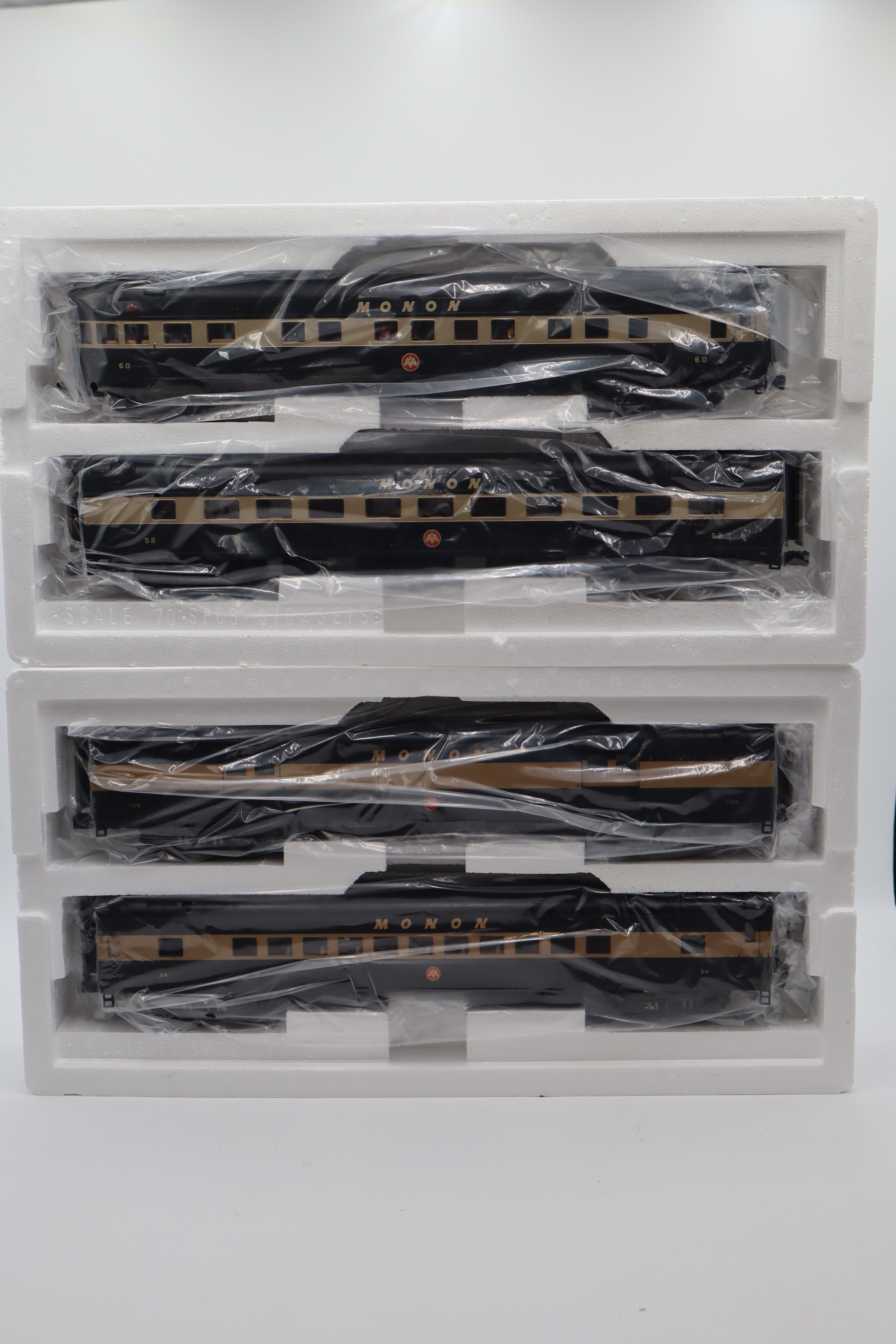 MTH 20-64136 Monon 4-Car 70' Streamlined Pass Set-Smooth-Second hand-M8475