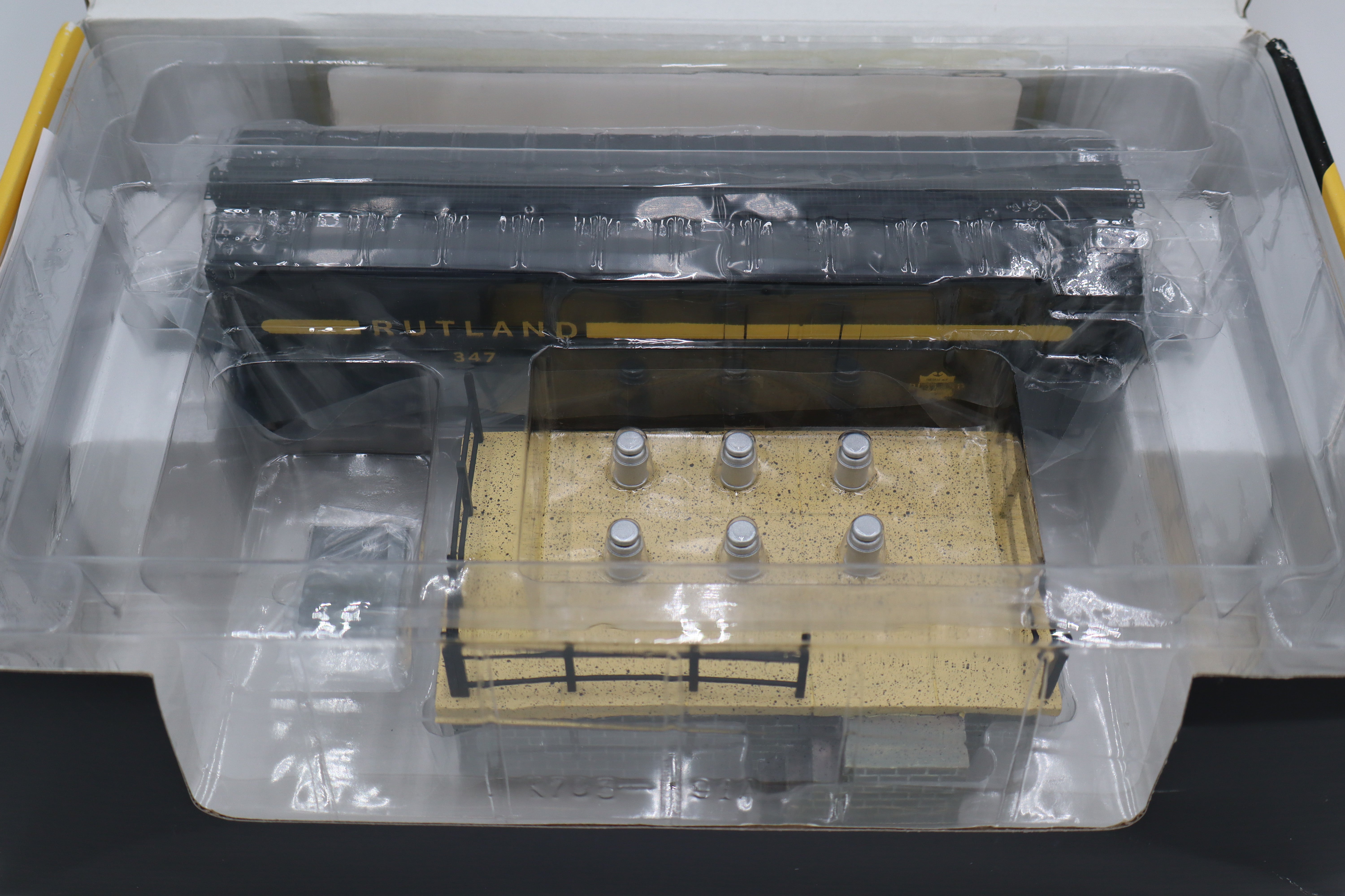 K Line 6-21623 Rutland Operating Milk Car #347 w/ Unloading Platform-Second hand-M8349