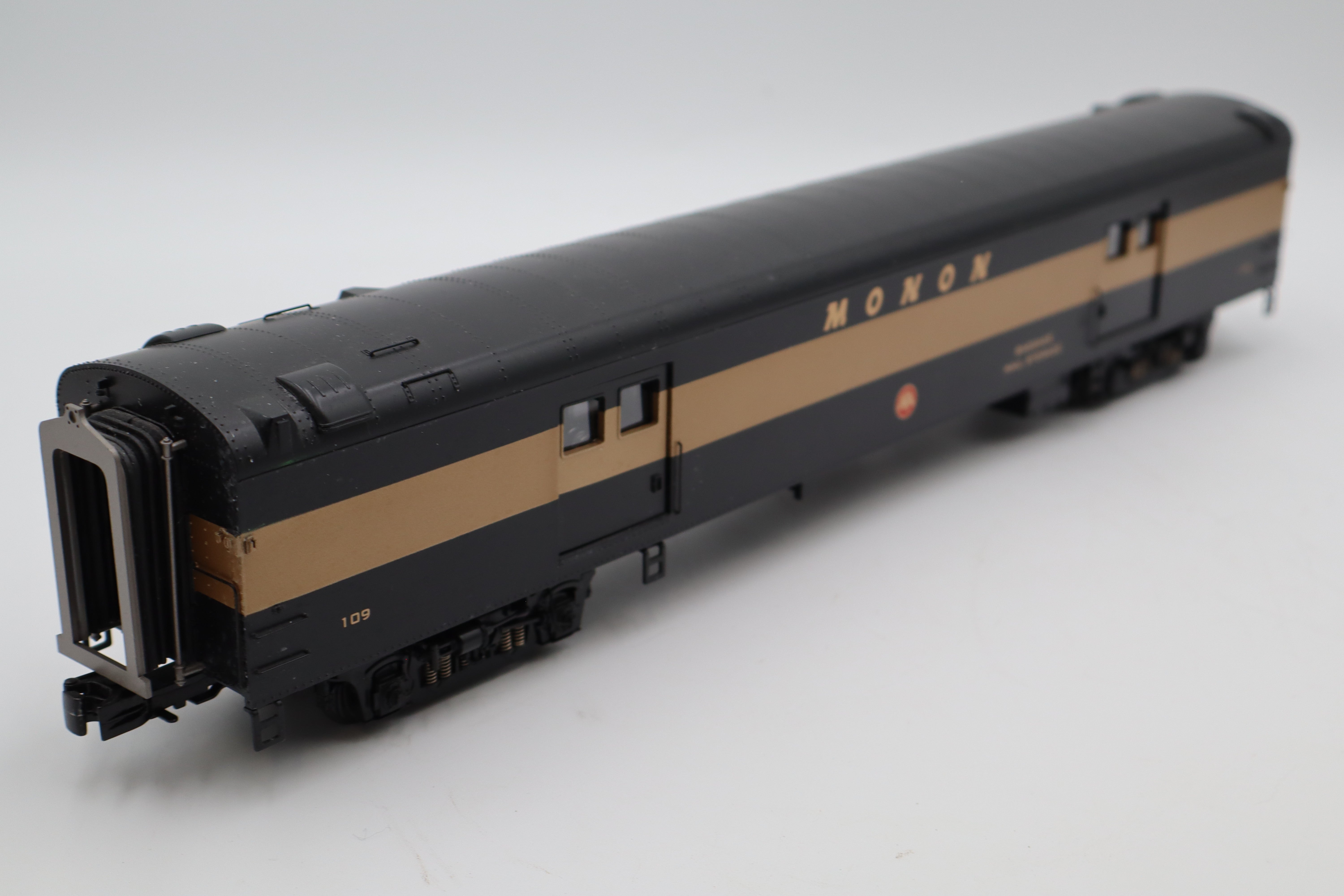 MTH 20-64136 Monon 4-Car 70' Streamlined Pass Set-Smooth-Second hand-M8475