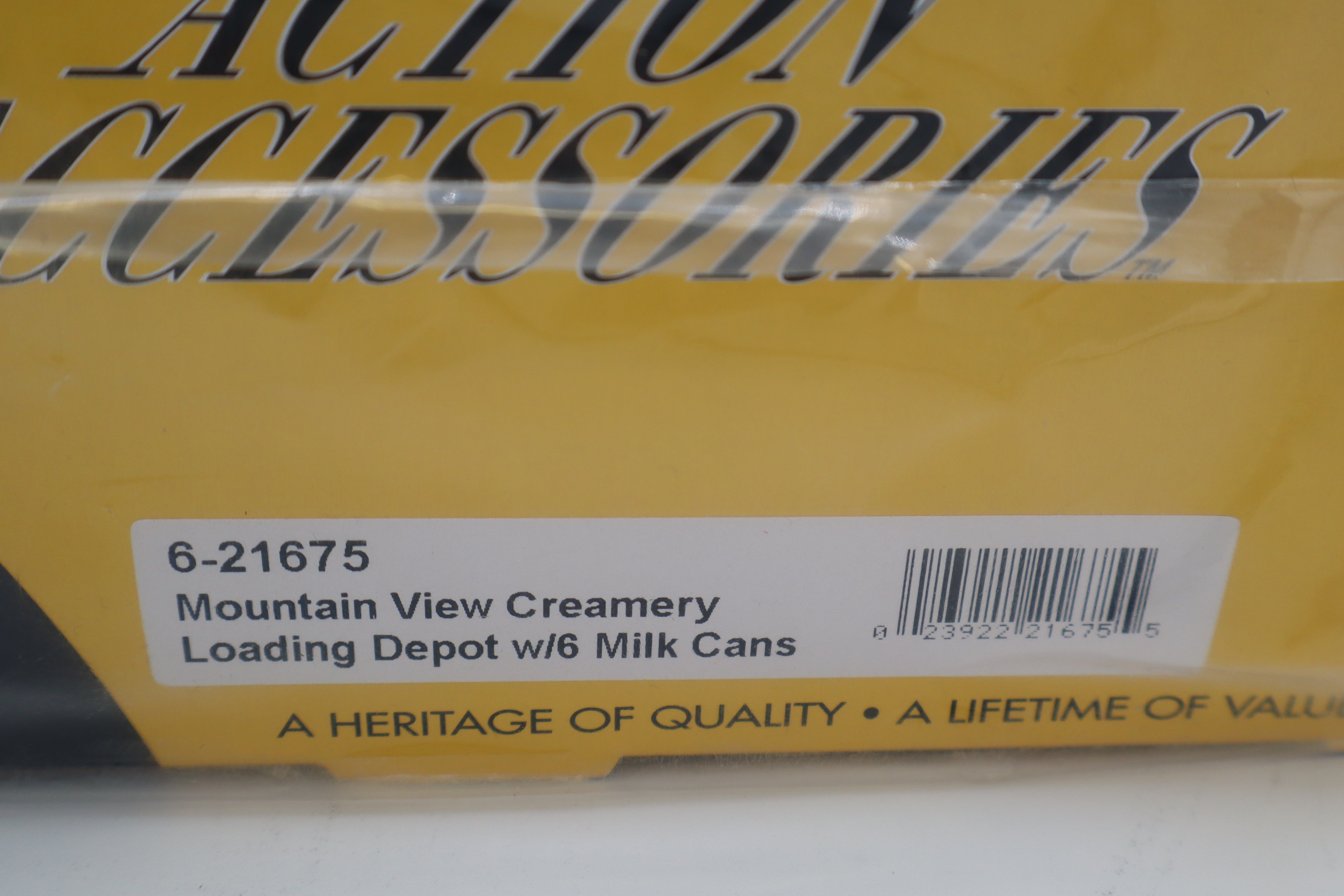 K Line 6-21675 Mountain View Creamery Loading Depot w/ 6 Milk Cans-Second hand-M8350