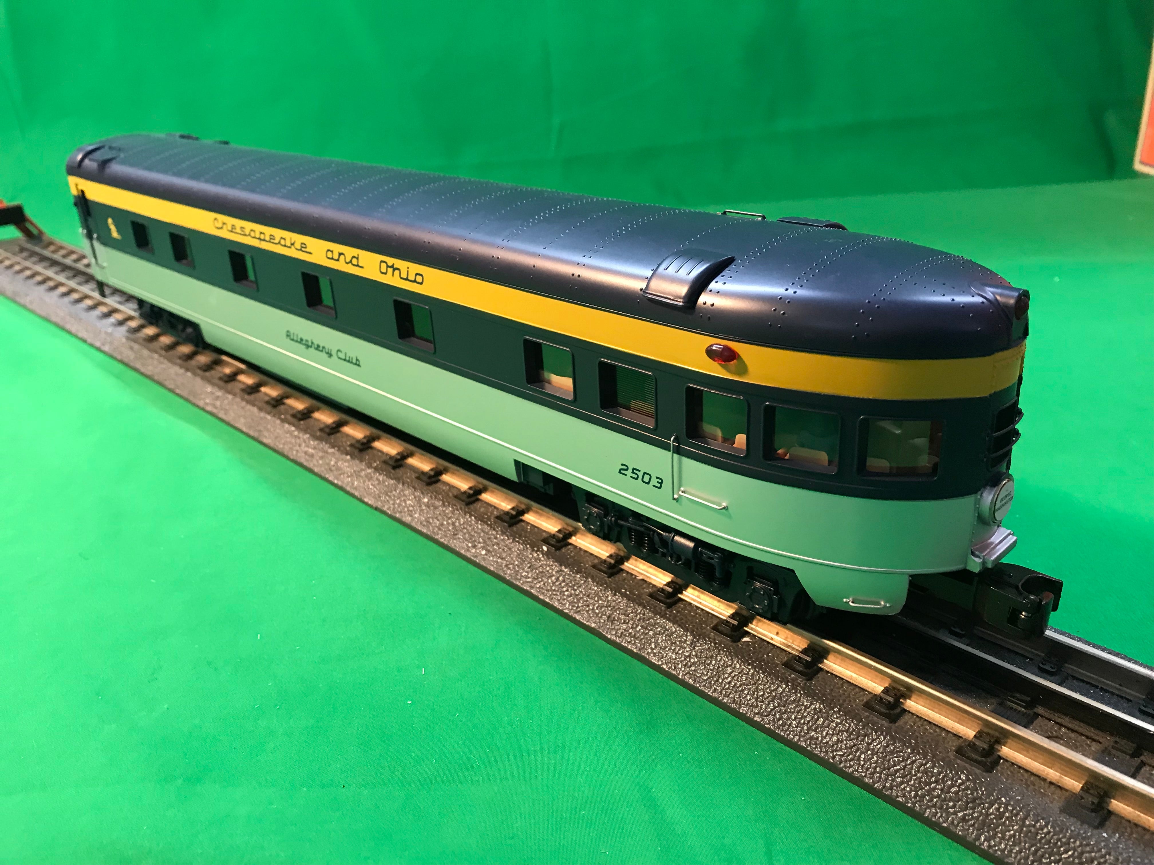 MTH 20-64033 Chesapeake & Ohio 4 Car 70' Streamlined Pass Set (Smooth)-Second hand-M4979