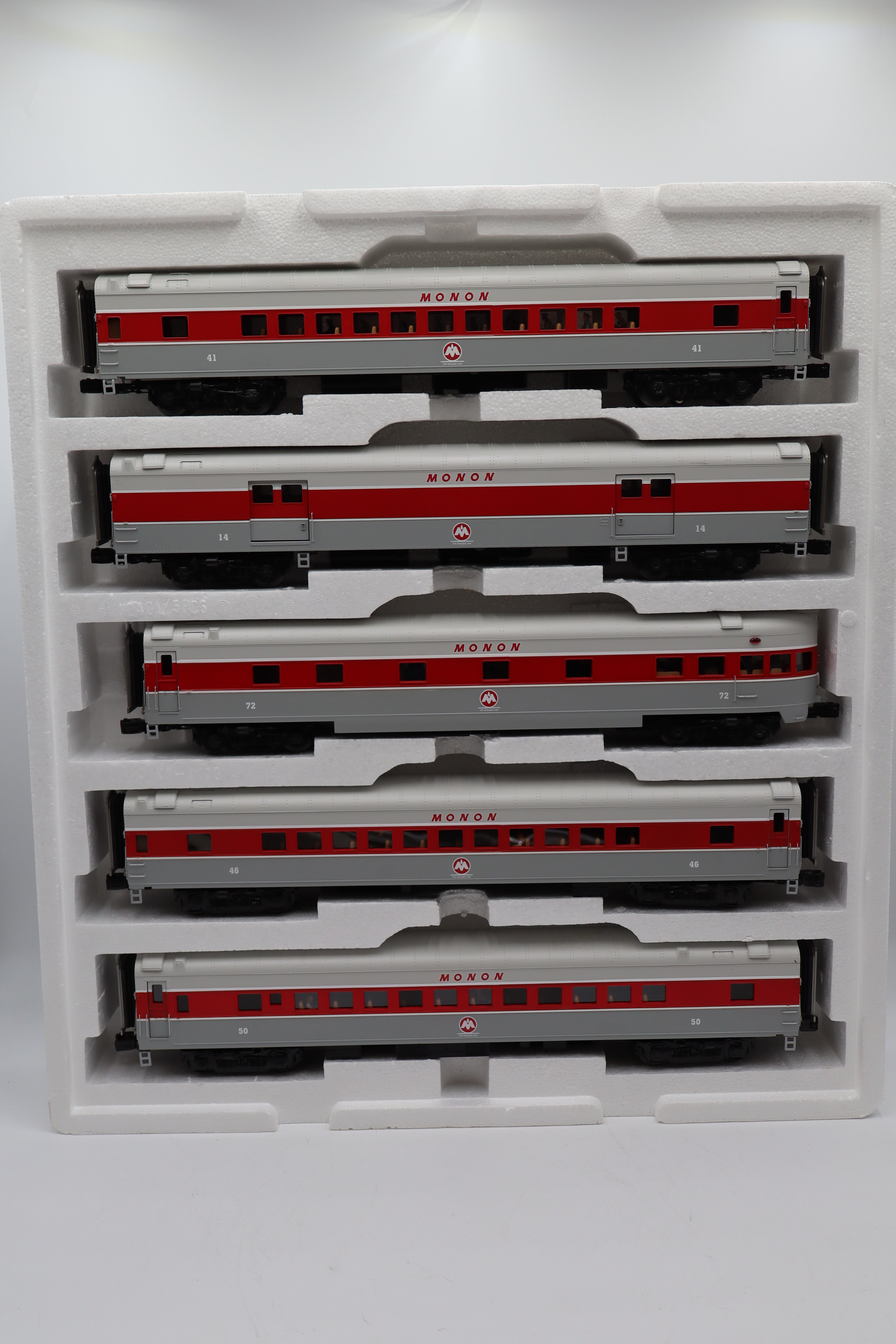 MTH 20-65250  Monon 5-Car 70' Streamlined  Pass Set & MTH 20-68250 RPO-Second hand-M8478