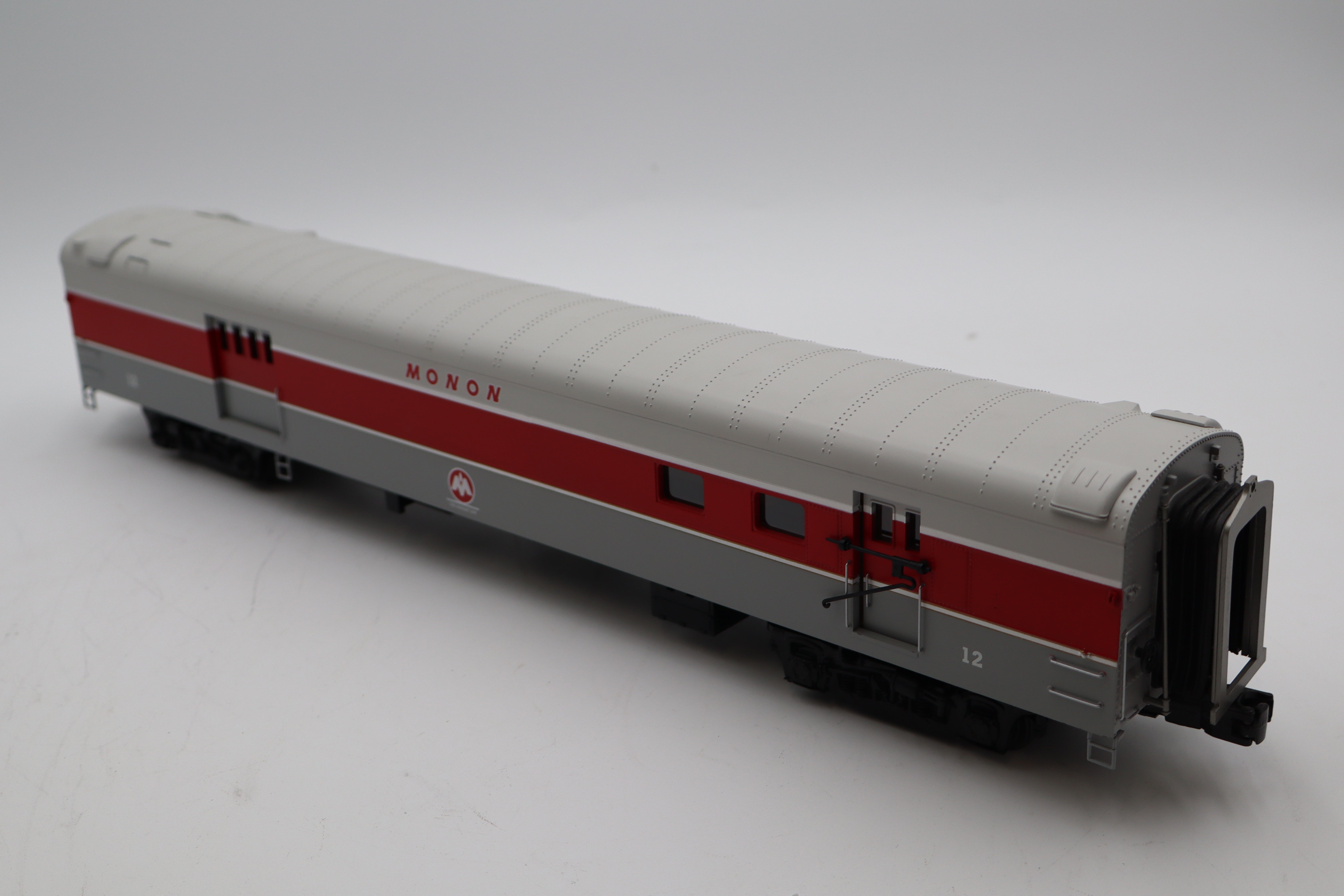 MTH 20-65250  Monon 5-Car 70' Streamlined  Pass Set & MTH 20-68250 RPO-Second hand-M8478