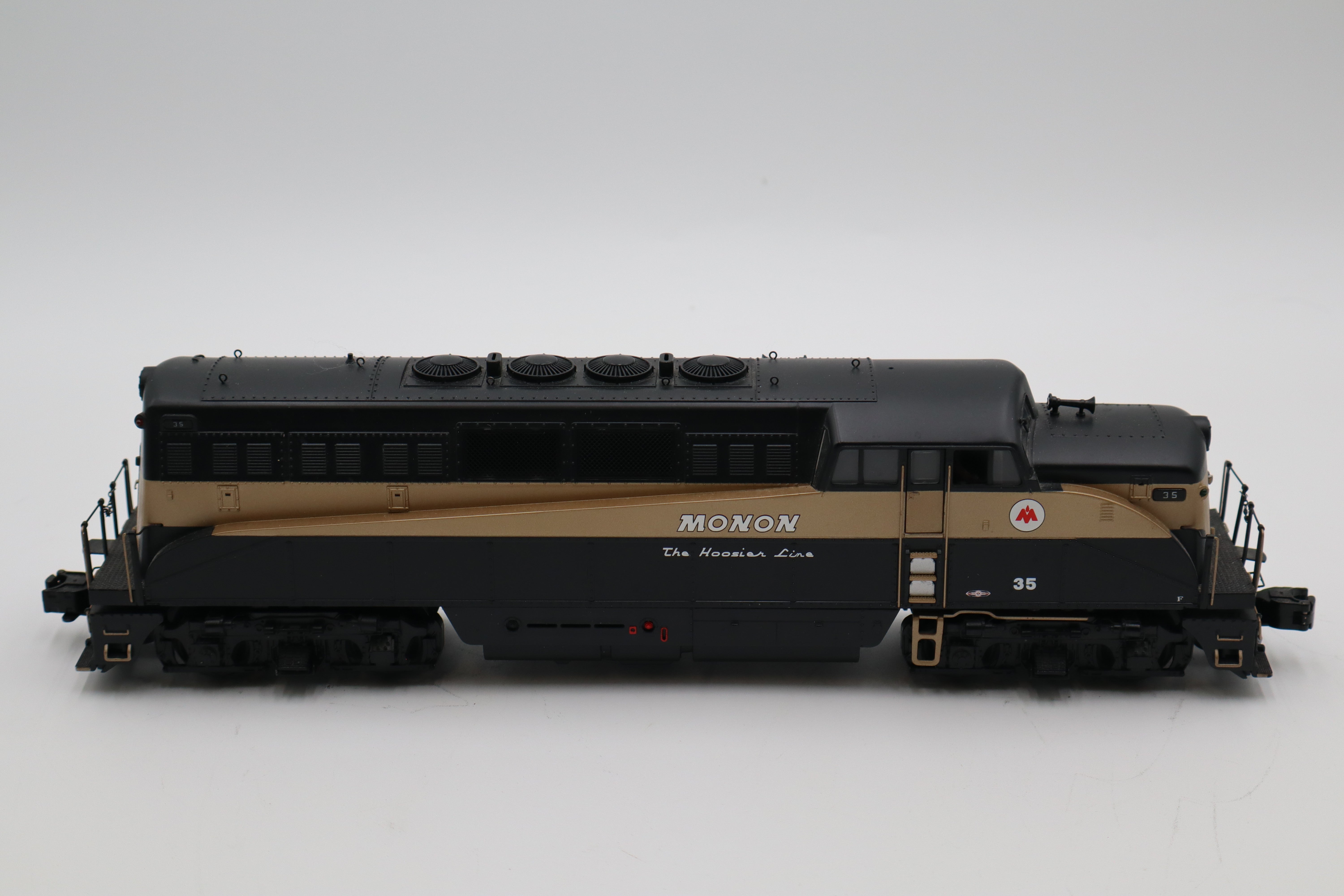 MTH 20-2687-3 Monon #35 Non Powered BL-2 Diesel Engine-Second hand-M8483