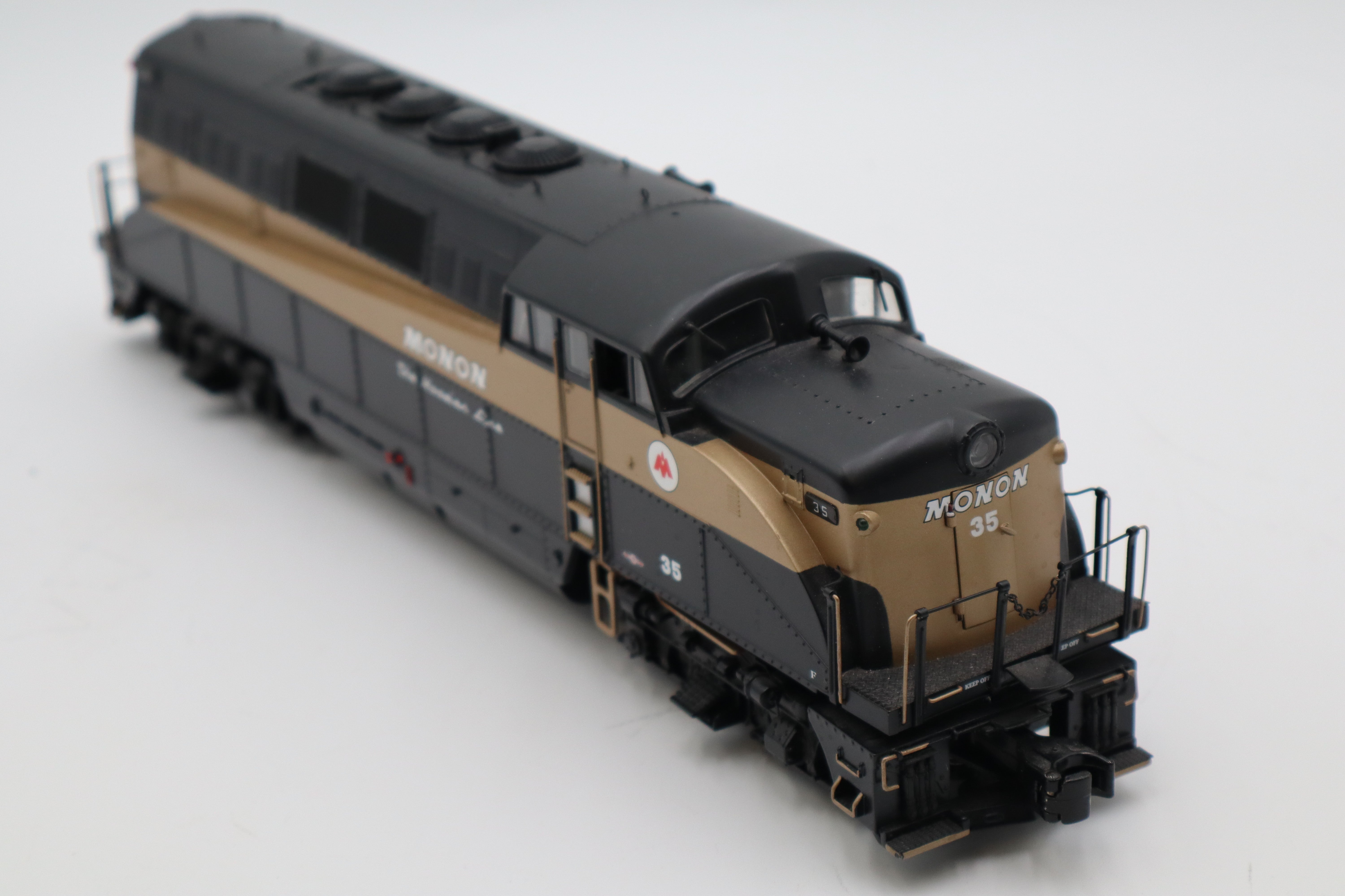 MTH 20-2687-3 Monon #35 Non Powered BL-2 Diesel Engine-Second hand-M8483