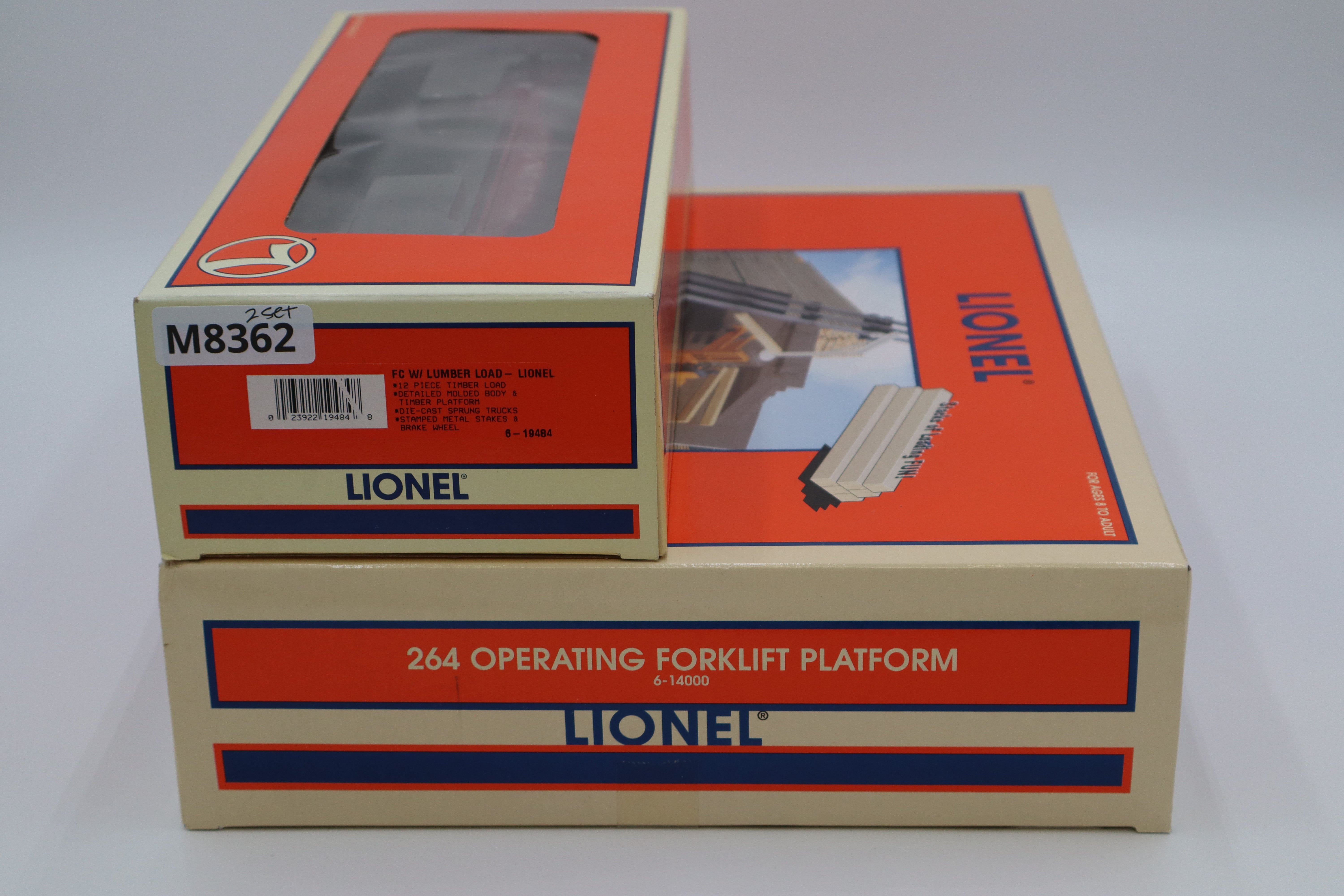Lionel 6-14000 -264 Operating Forklift Platform & 6-19484 Flat Car w/ Lumber Load-Second hand-M8362