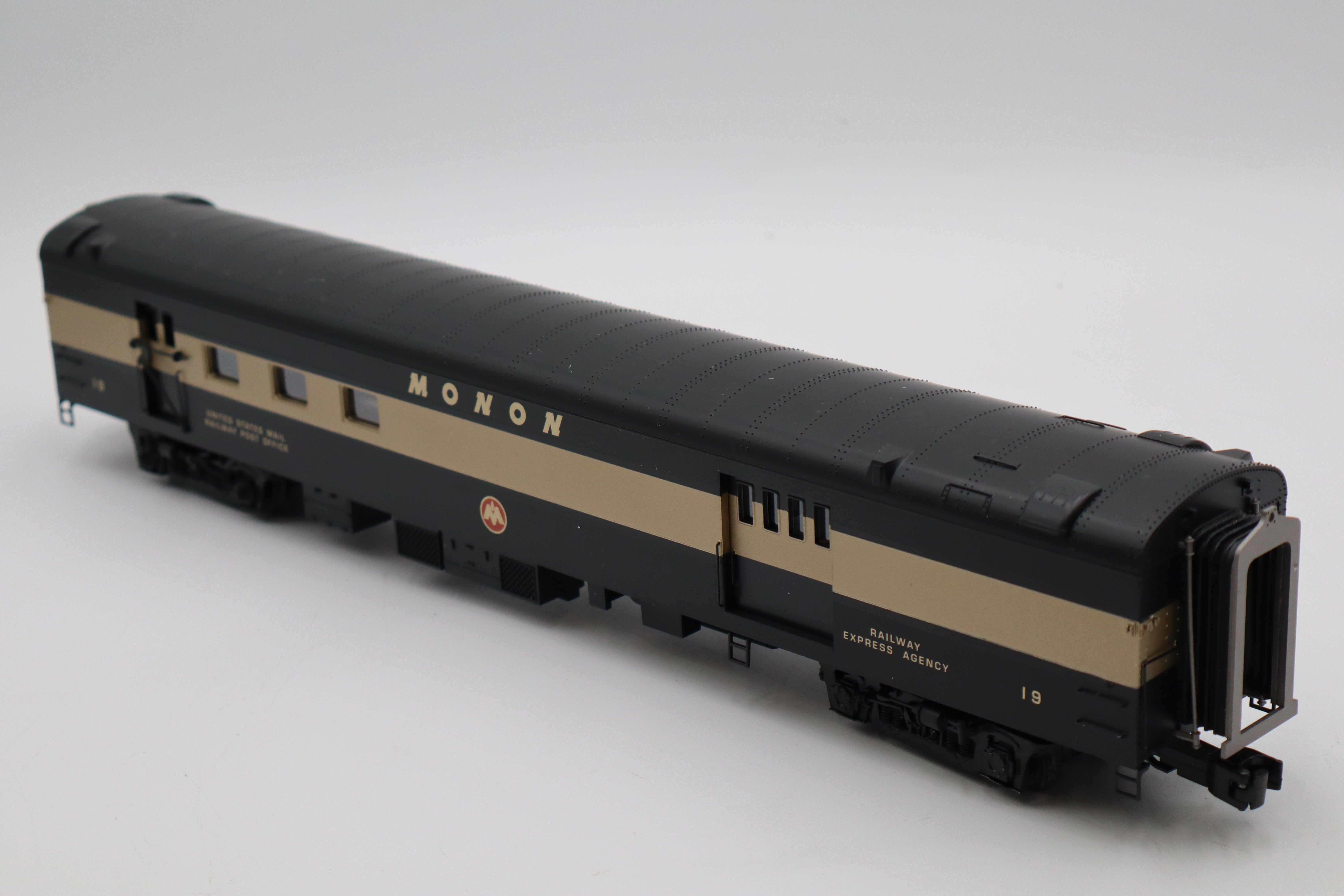 MTH 20-64137 Monon 2 Car 70' Streamlined Baggage/RPO Passenger Set-Smooth-Second hand-M8479