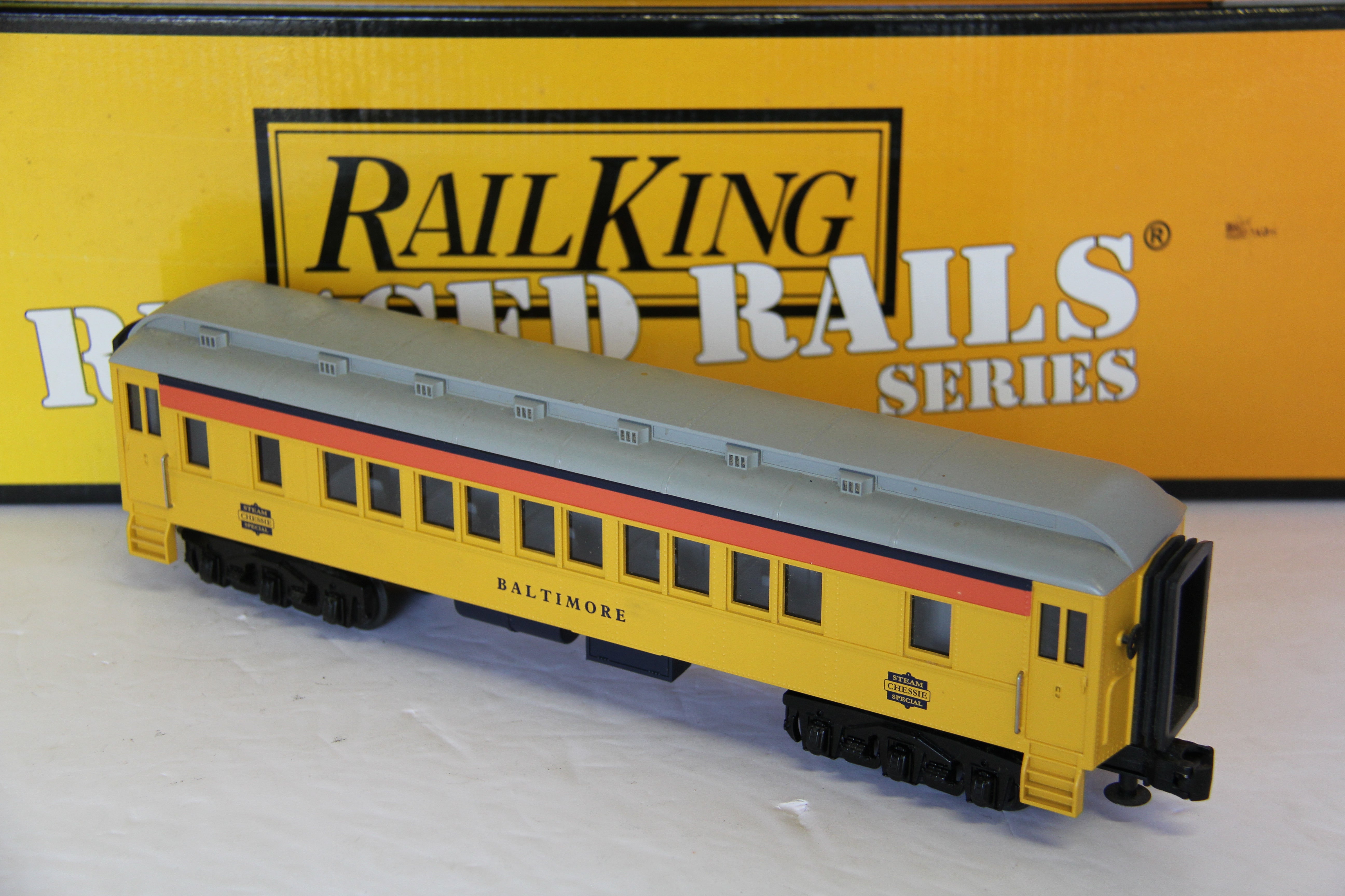 027 Rail King Rugged Rails 30-4139-1E Chessie 2-8-0 Steam Engine & 3 Passenger Cars RK 30-4139A, B, C-Second hand-M7683