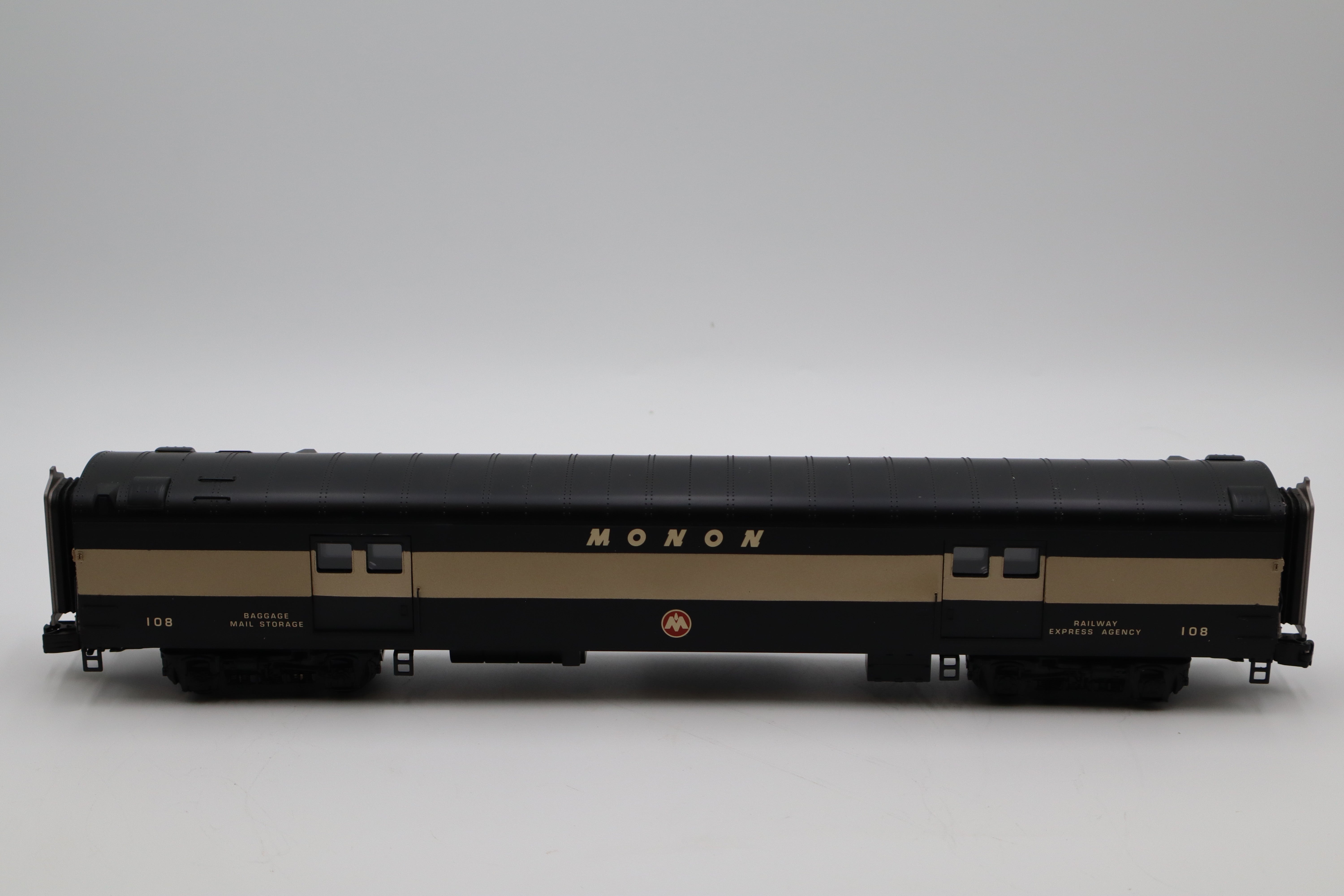MTH 20-64137 Monon 2 Car 70' Streamlined Baggage/RPO Passenger Set-Smooth-Second hand-M8479
