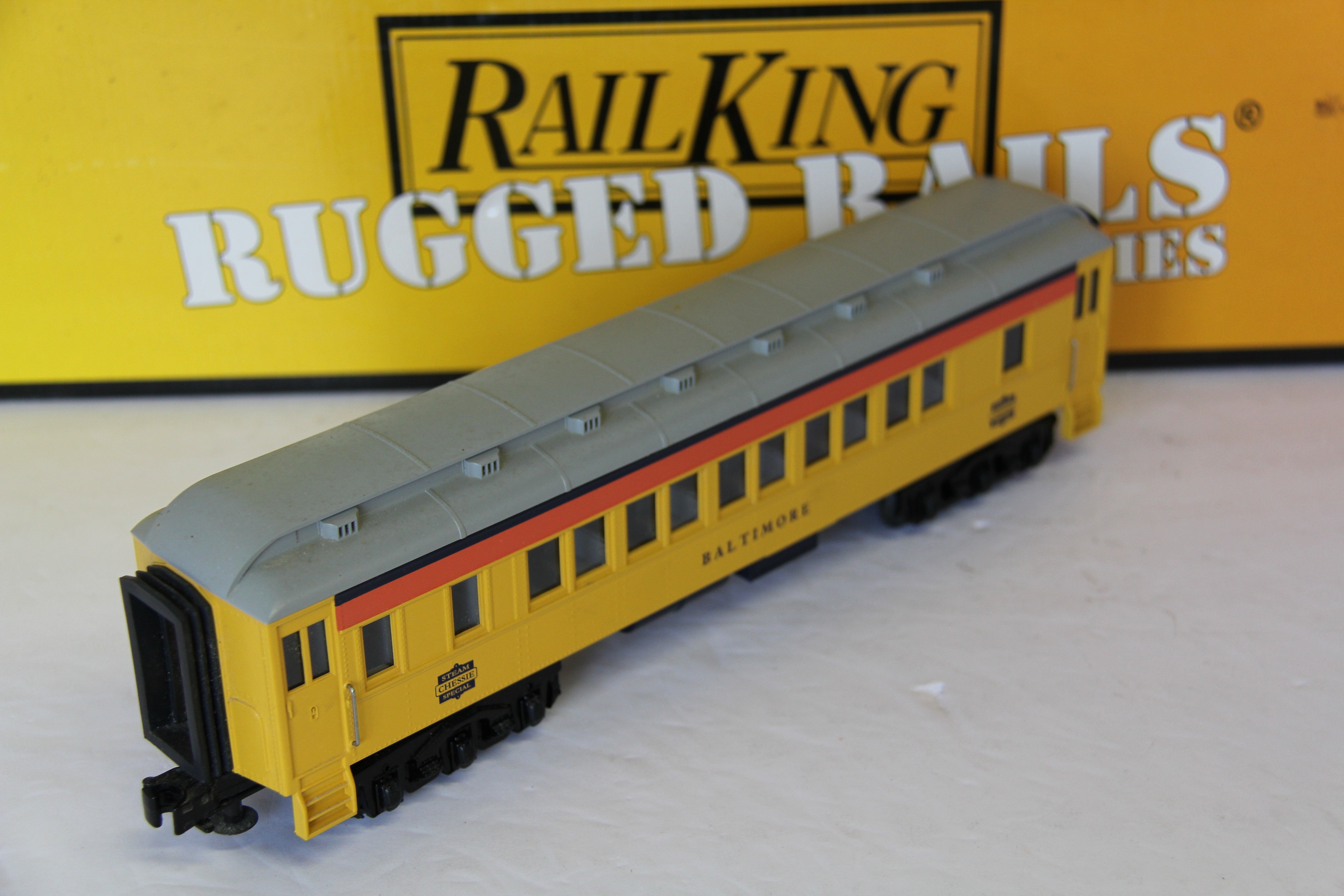 027 Rail King Rugged Rails 30-4139-1E Chessie 2-8-0 Steam Engine & 3 Passenger Cars RK 30-4139A, B, C-Second hand-M7683