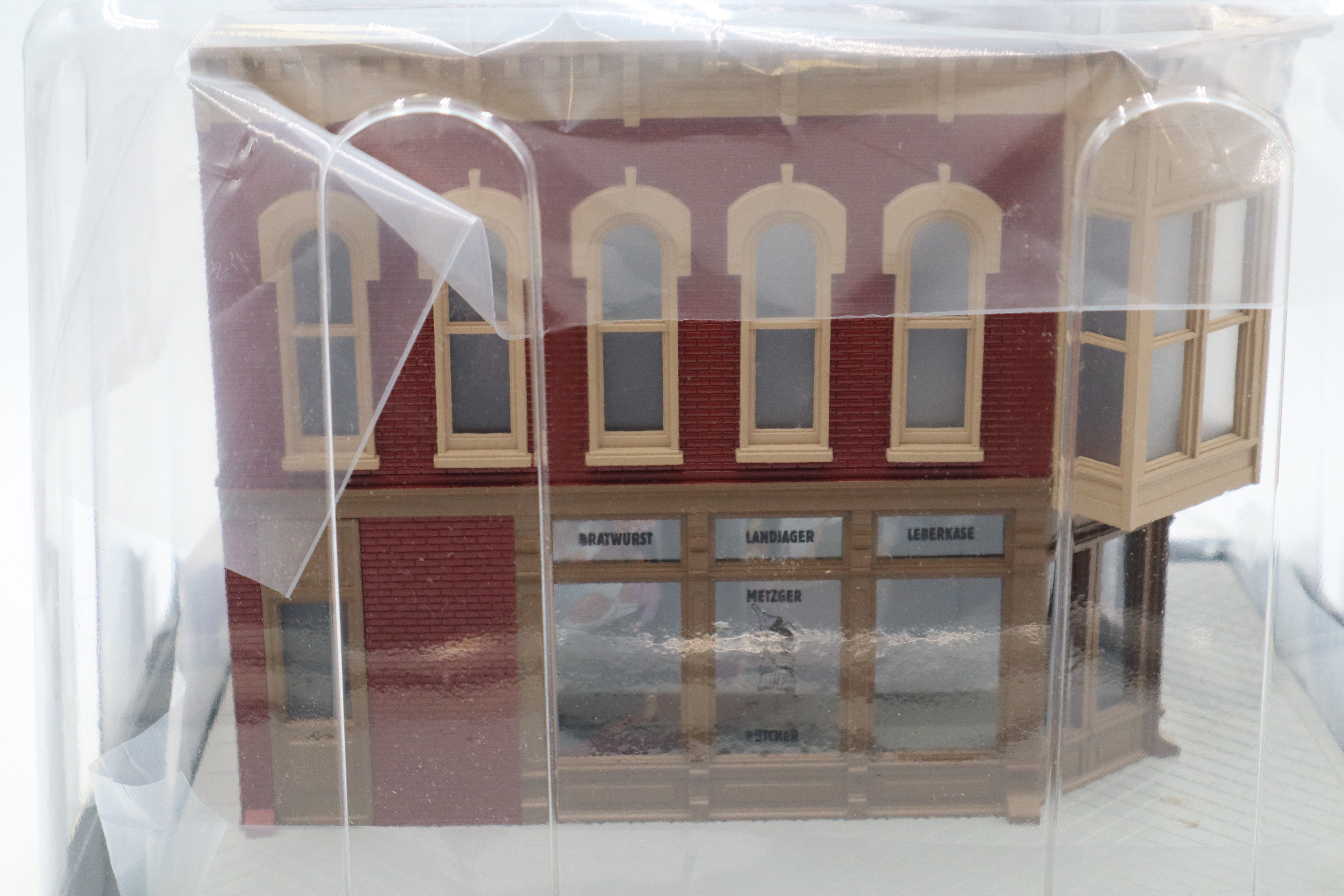Rail King 30-90341 Metzger Butcher Shop Opposite Corner Bldg w/ Sign-Second hand-M8486