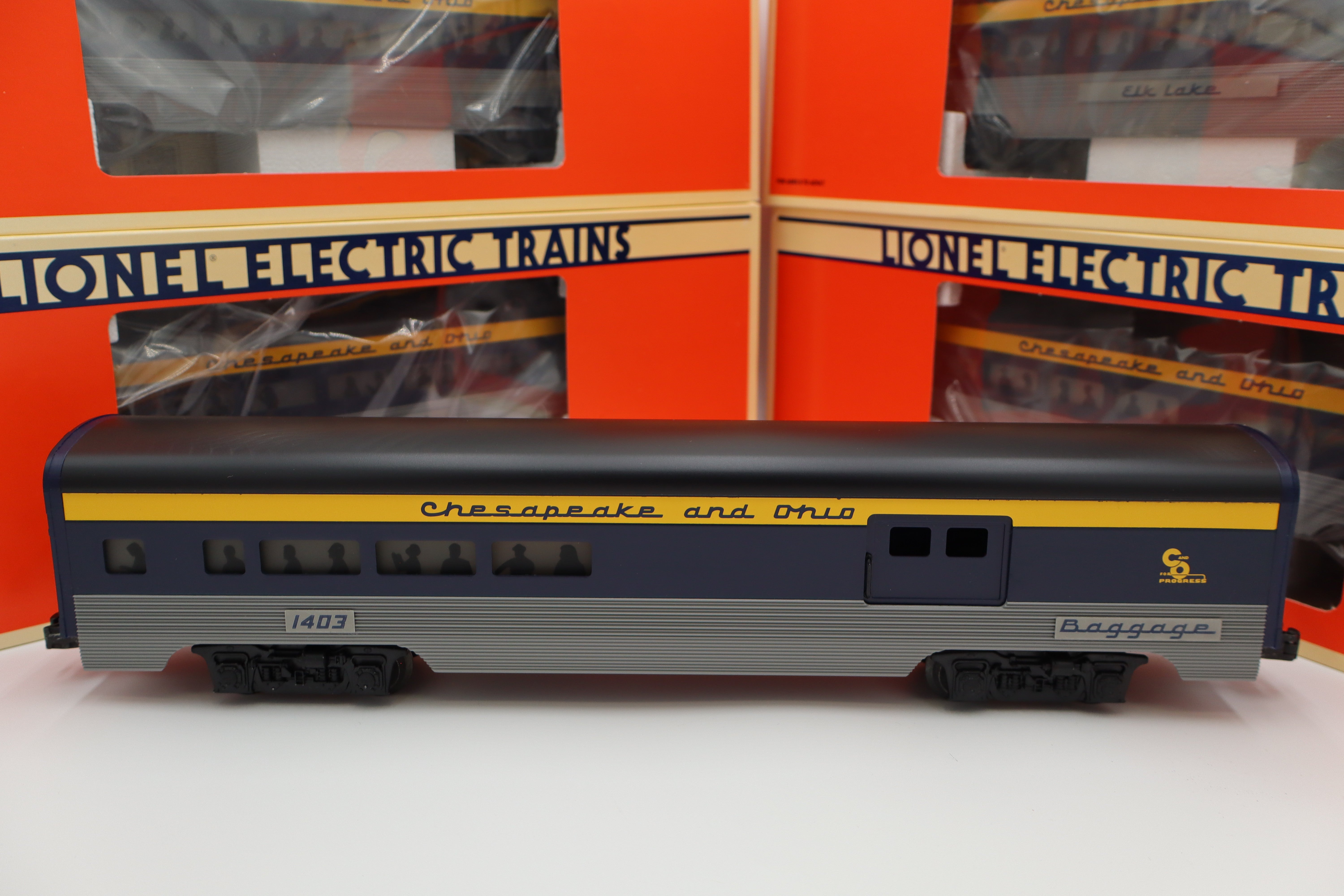 Lionel 6-19145 Chesapeake & Ohio Aluminum Passenger 6 Set-Second hand-M8364