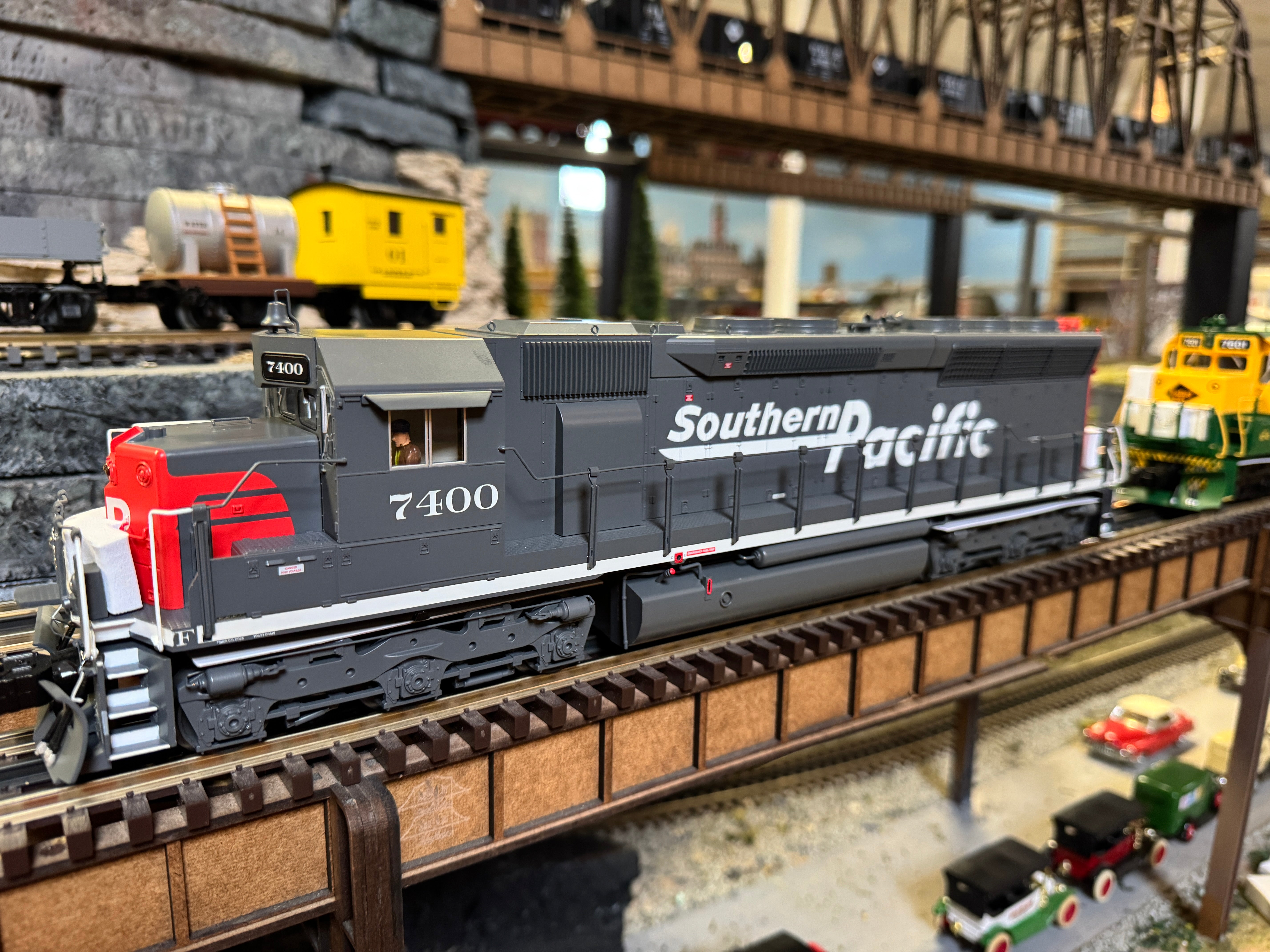 Lionel 2433571 - Legacy SD45 Diesel Locomotive "Southern Pacific" #7400