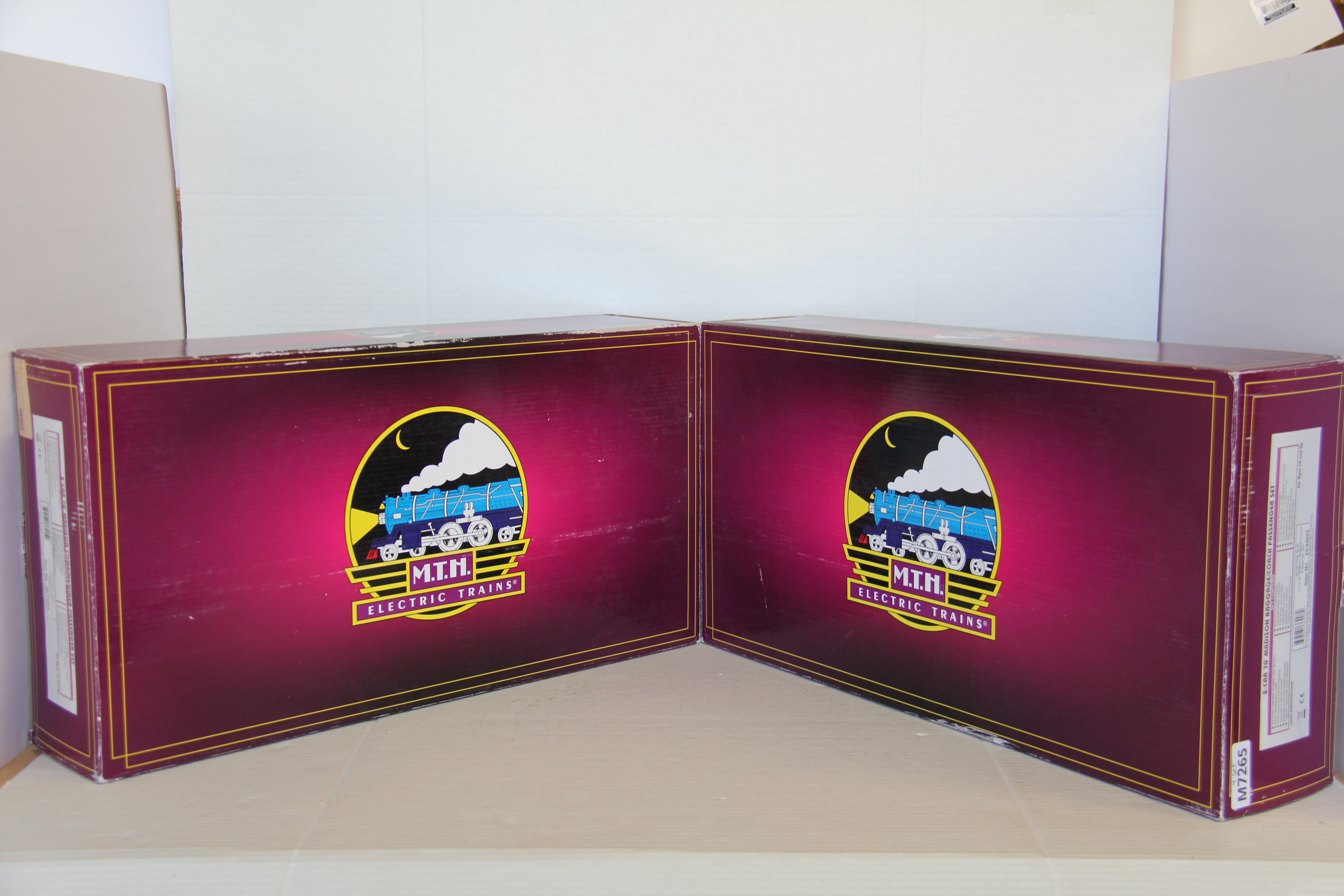 MTH 20-41025 & 20-44025 Nickle Plate Road Madison 70' 4 Car Set-Second hand-M7265