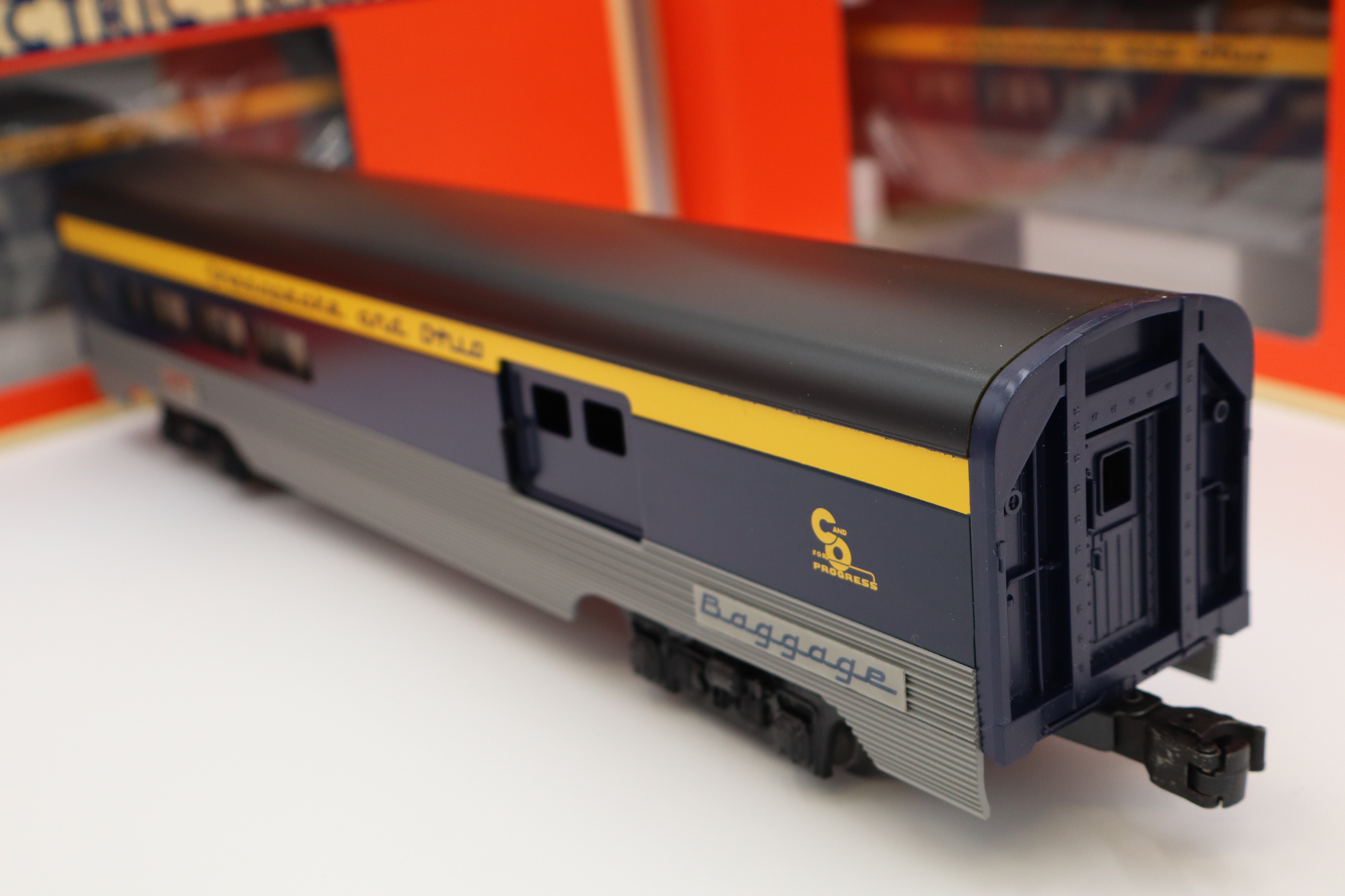 Lionel 6-19145 Chesapeake & Ohio Aluminum Passenger 6 Set-Second hand-M8364