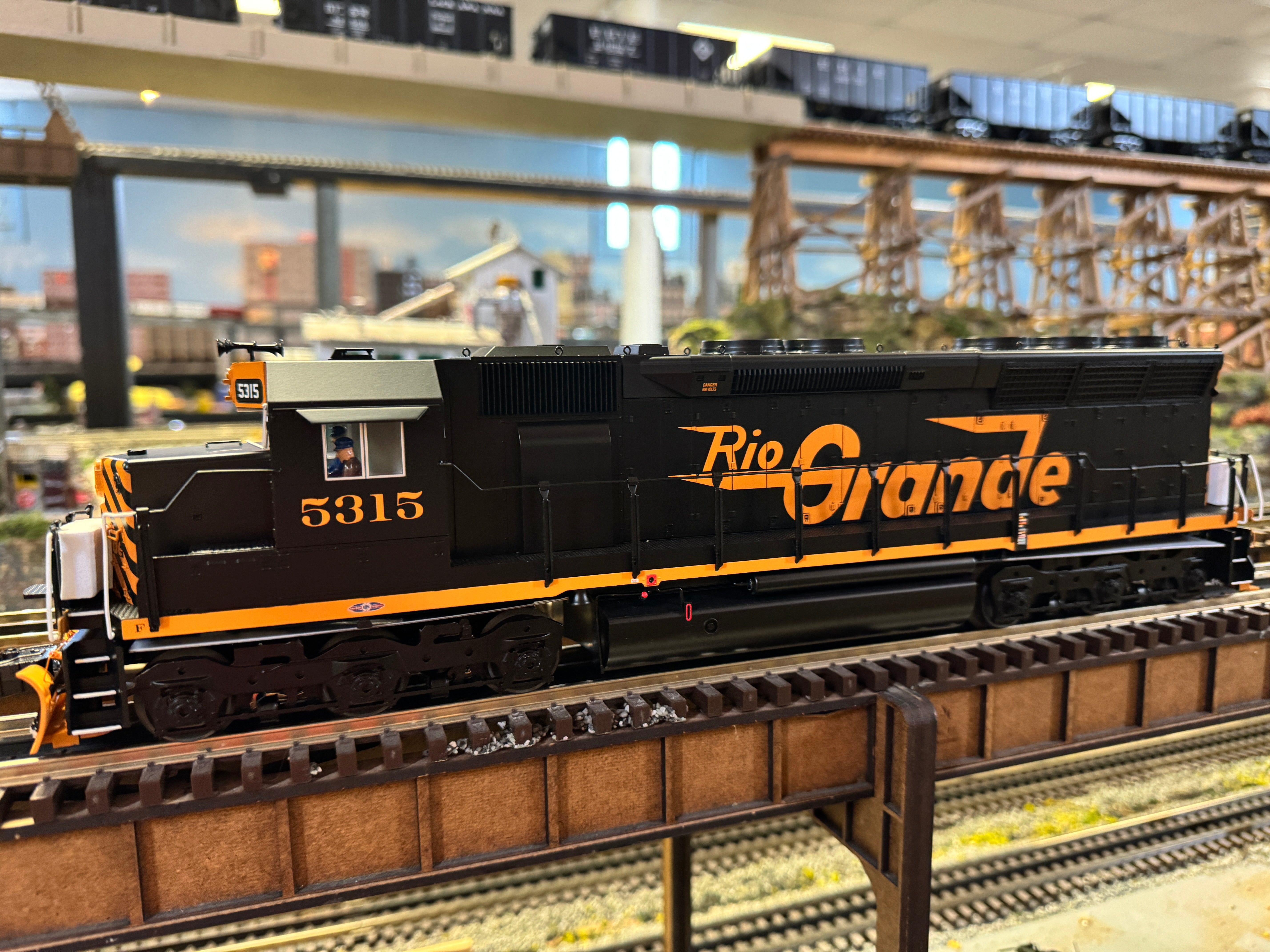 Lionel 2433541 - Legacy SD45 Diesel Locomotive "Denver & Rio Grande" #5315