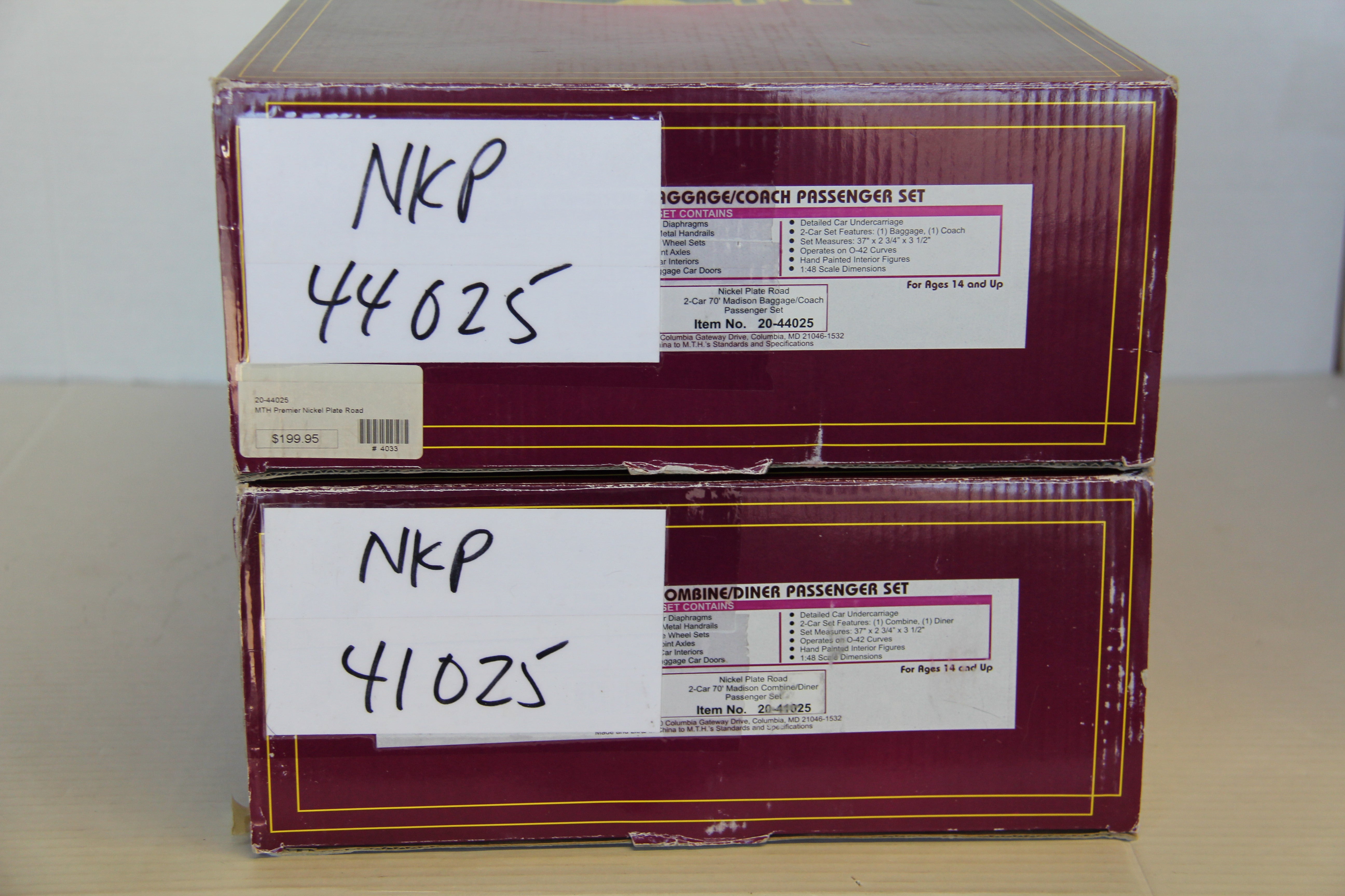 MTH 20-41025 & 20-44025 Nickle Plate Road Madison 70' 4 Car Set-Second hand-M7265