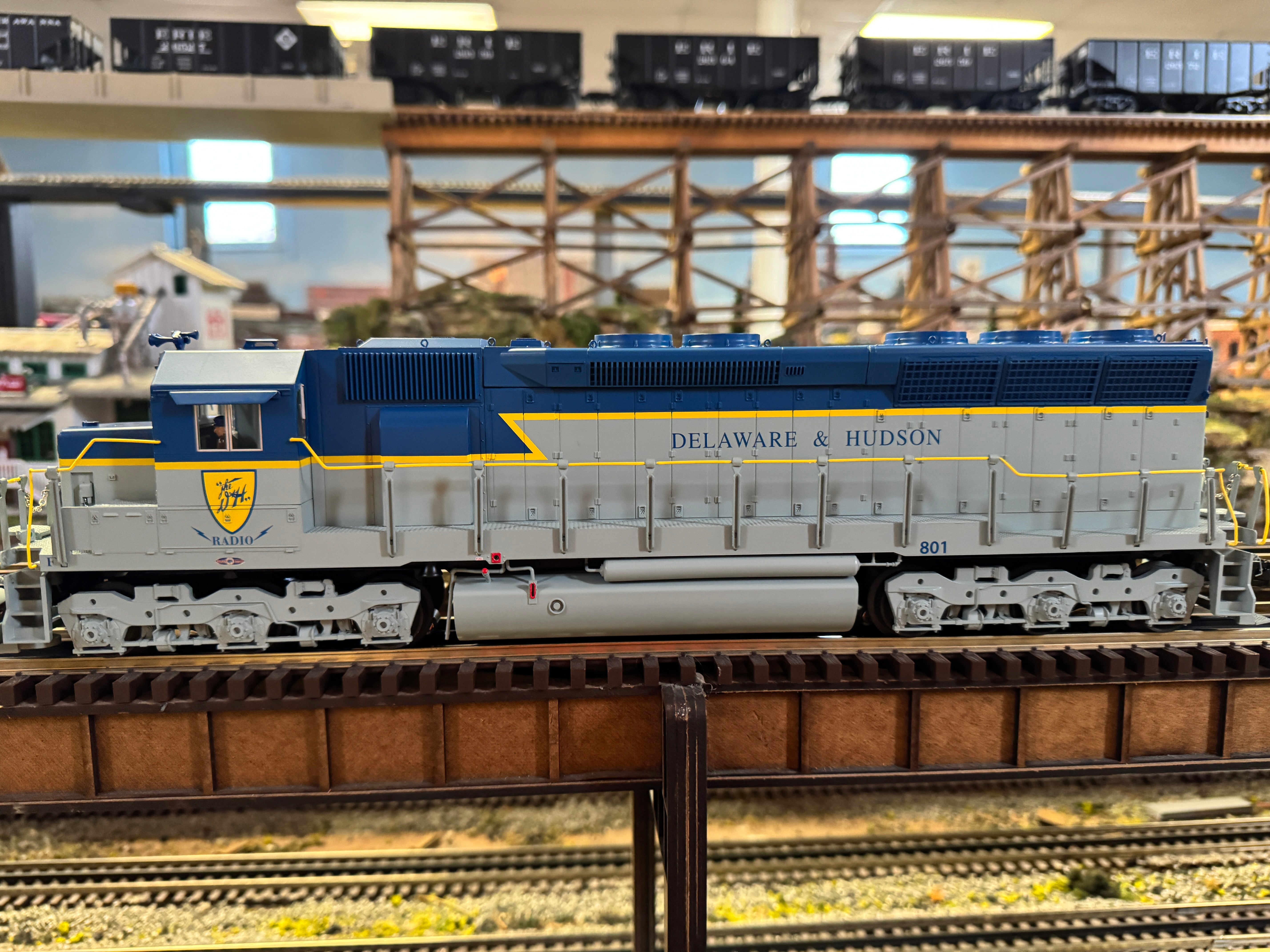 Lionel 2433532 - Legacy SD45 Diesel Locomotive "Delaware & Hudson" #802