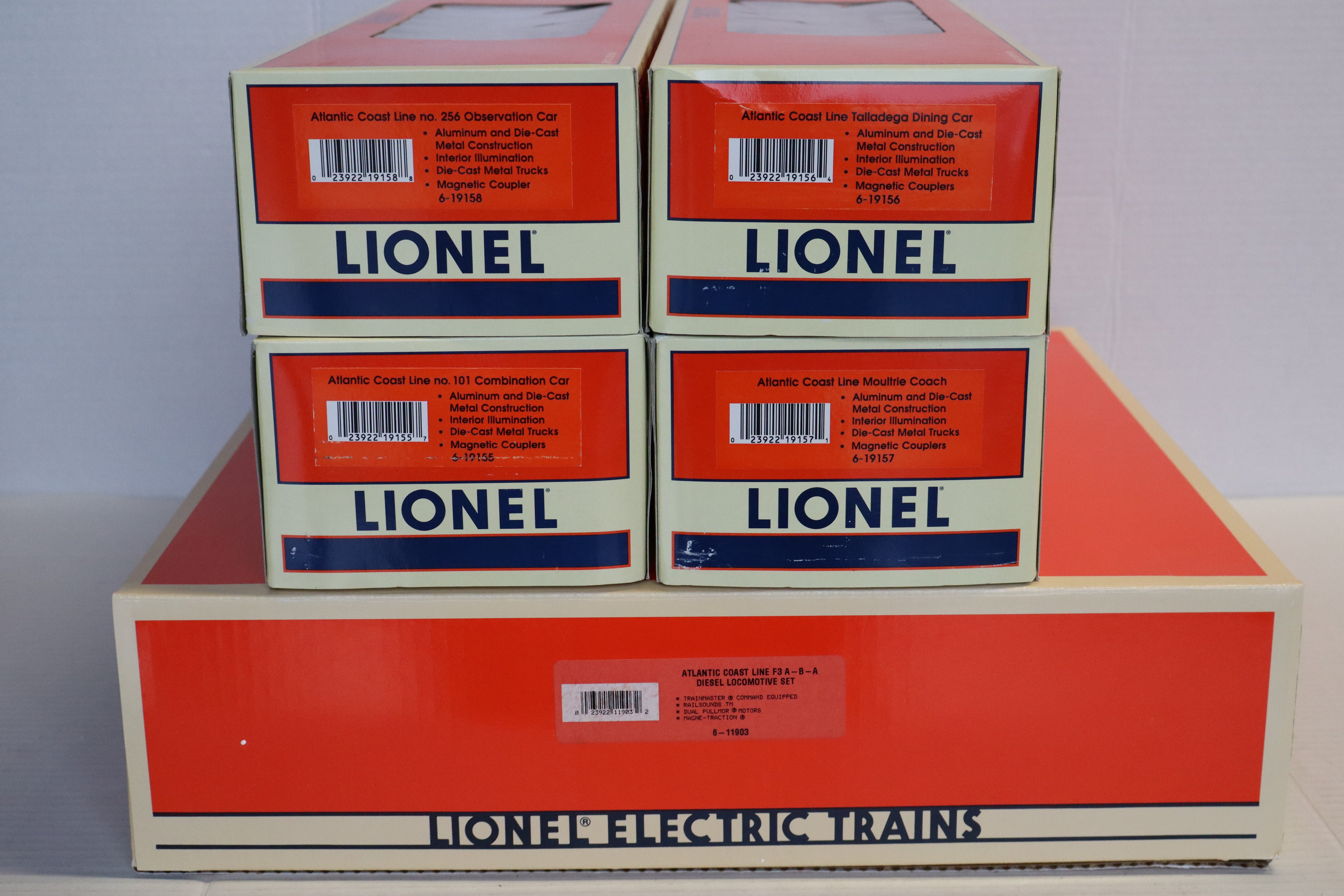 Lionel 6-11903 Atlantic Coast Line F3 ABA Diesels & 4 Passenger Set-Second hand-M8371