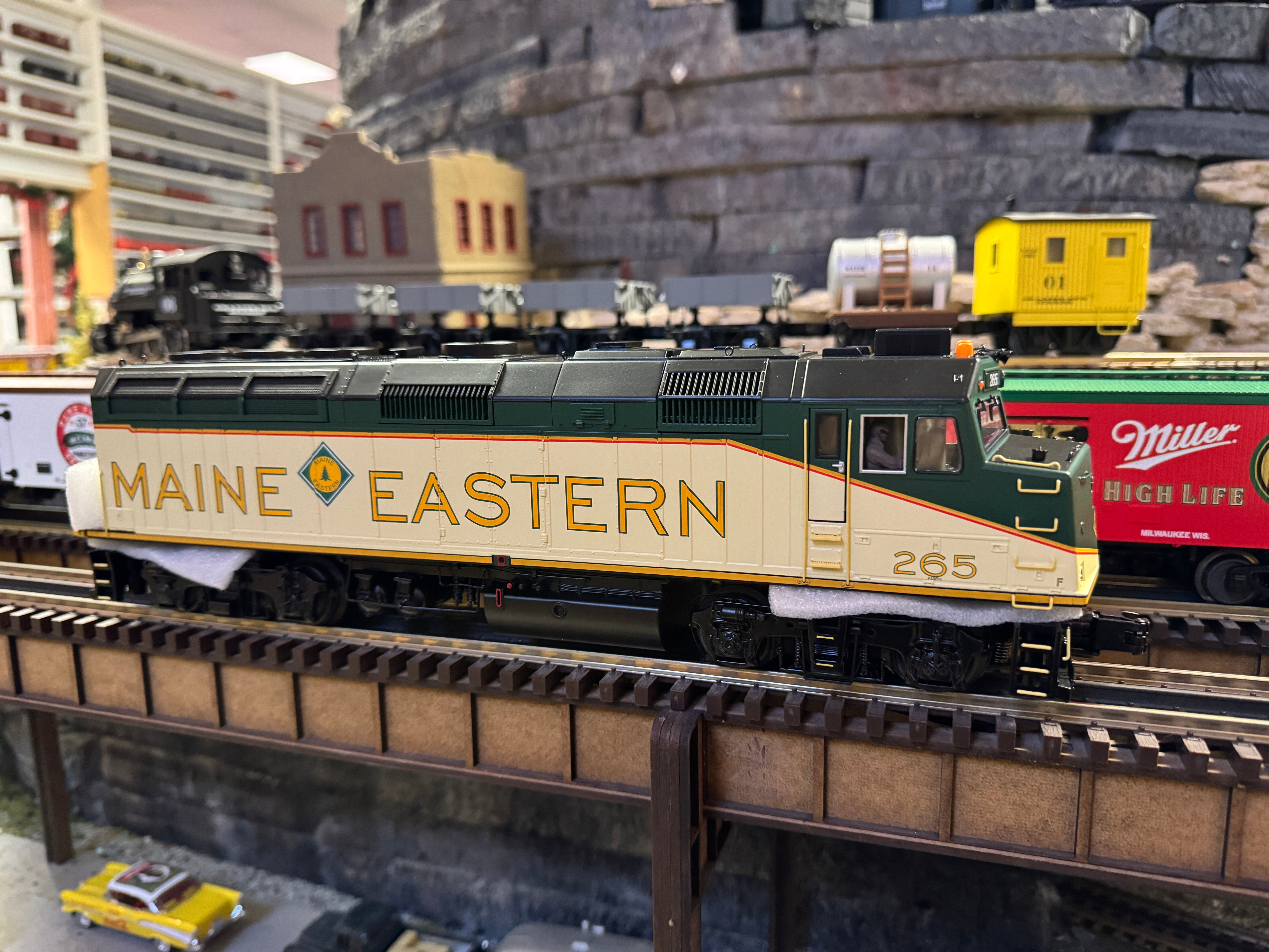 Atlas O 30138288 - Premier - F40PH Diesel Locomotive "Maine Eastern" #291 w/ PS3