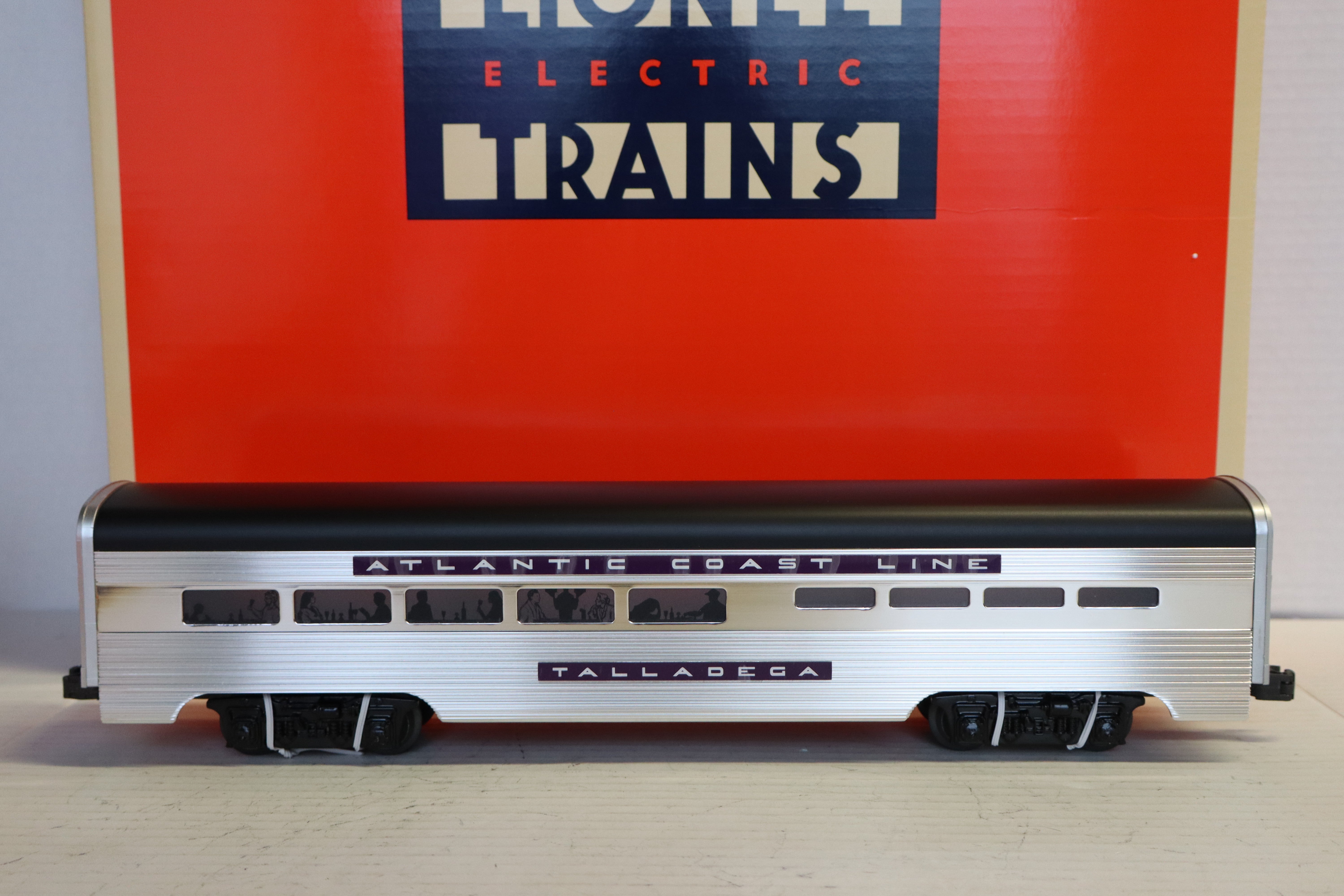 Lionel 6-11903 Atlantic Coast Line F3 ABA Diesels & 4 Passenger Set-Second hand-M8371