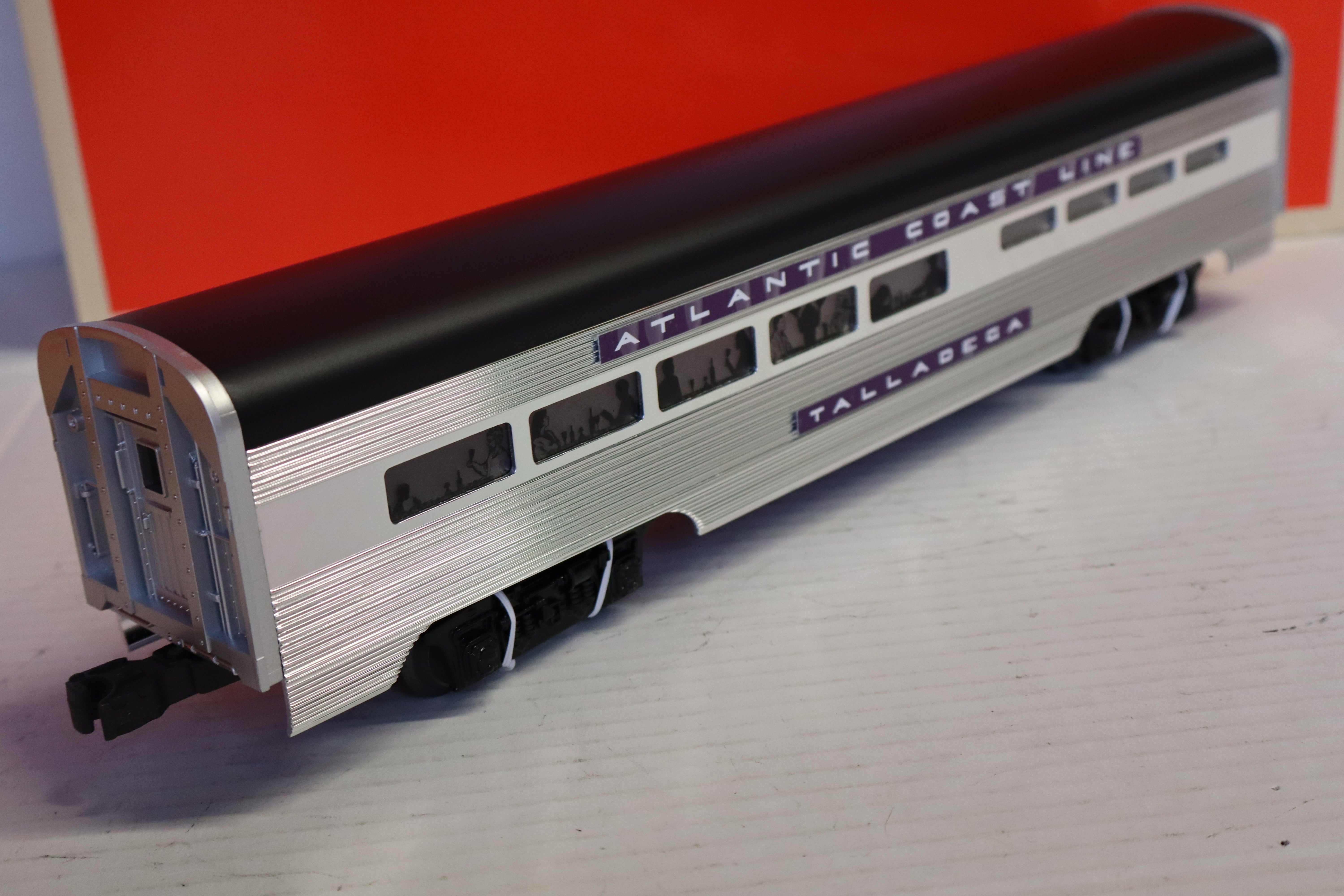 Lionel 6-11903 Atlantic Coast Line F3 ABA Diesels & 4 Passenger Set-Second hand-M8371