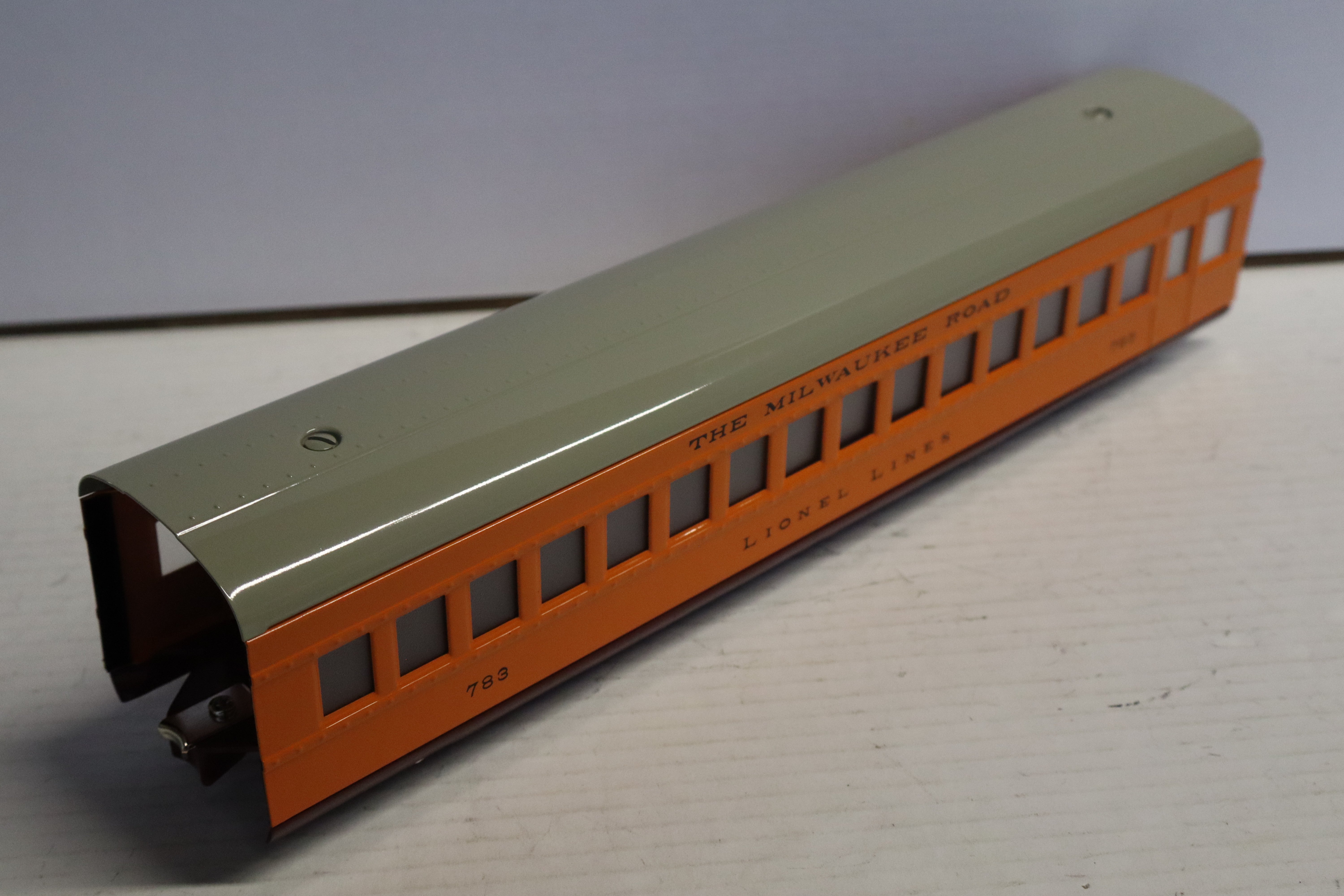 MTH 11-6017-0 Milwaukee Road No. 755W O Gauge Distant Control Streamliner Set-Second hand-M8372