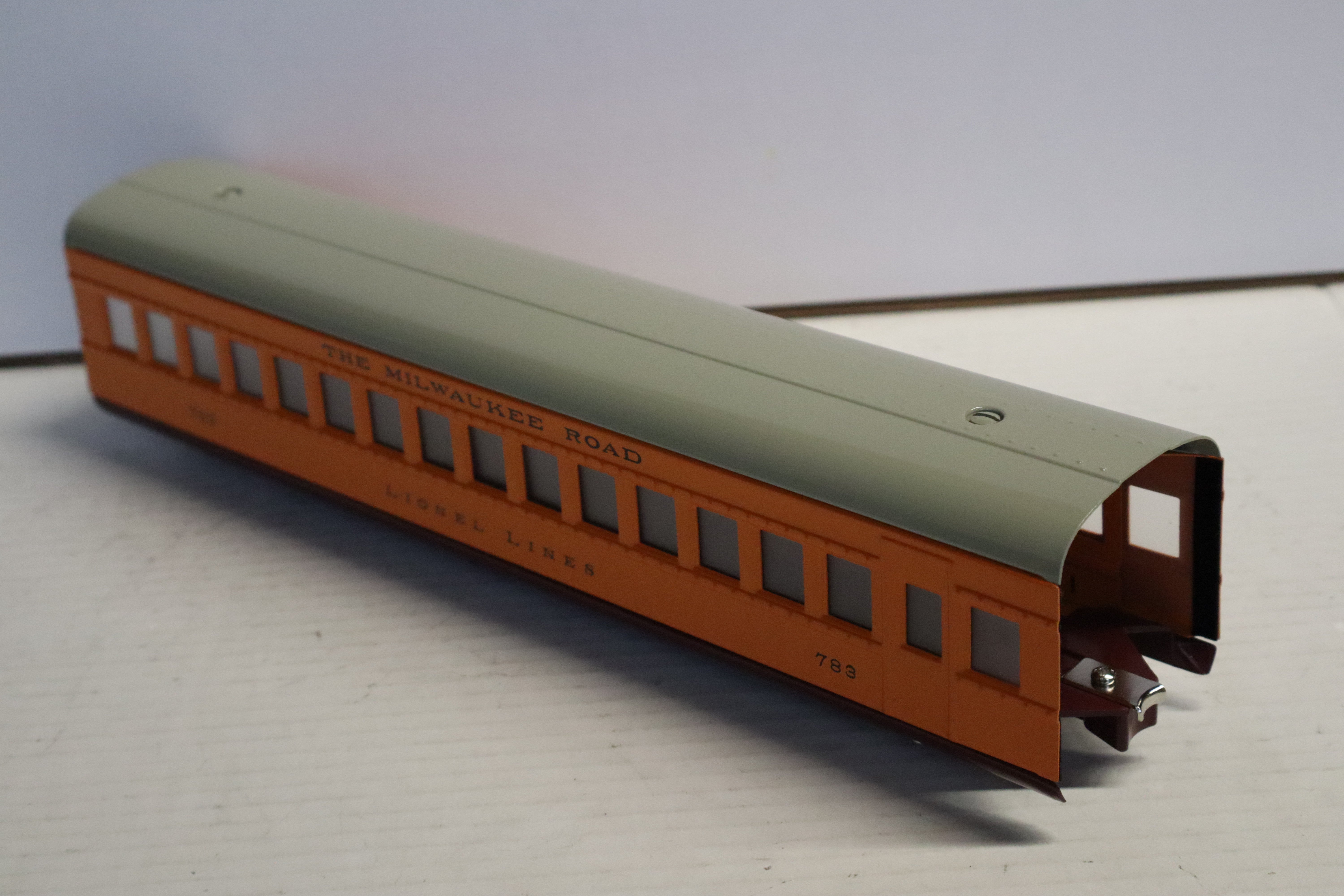 MTH 11-6017-0 Milwaukee Road No. 755W O Gauge Distant Control Streamliner Set-Second hand-M8372