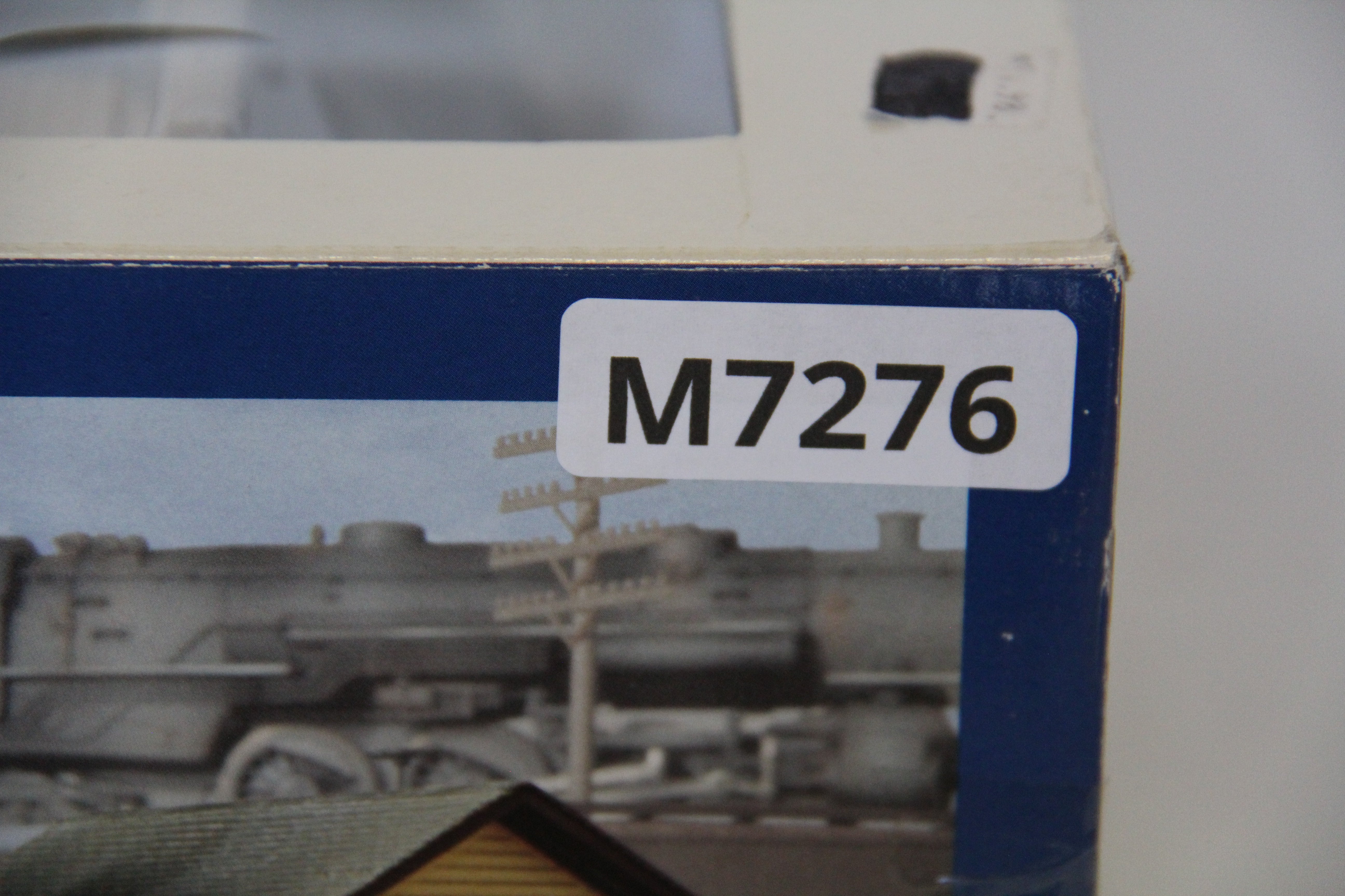 Walthers #933-2704 Cornerstone Series O/O27 Gauge Speeder Shed & Speeder-Second hand-M7276