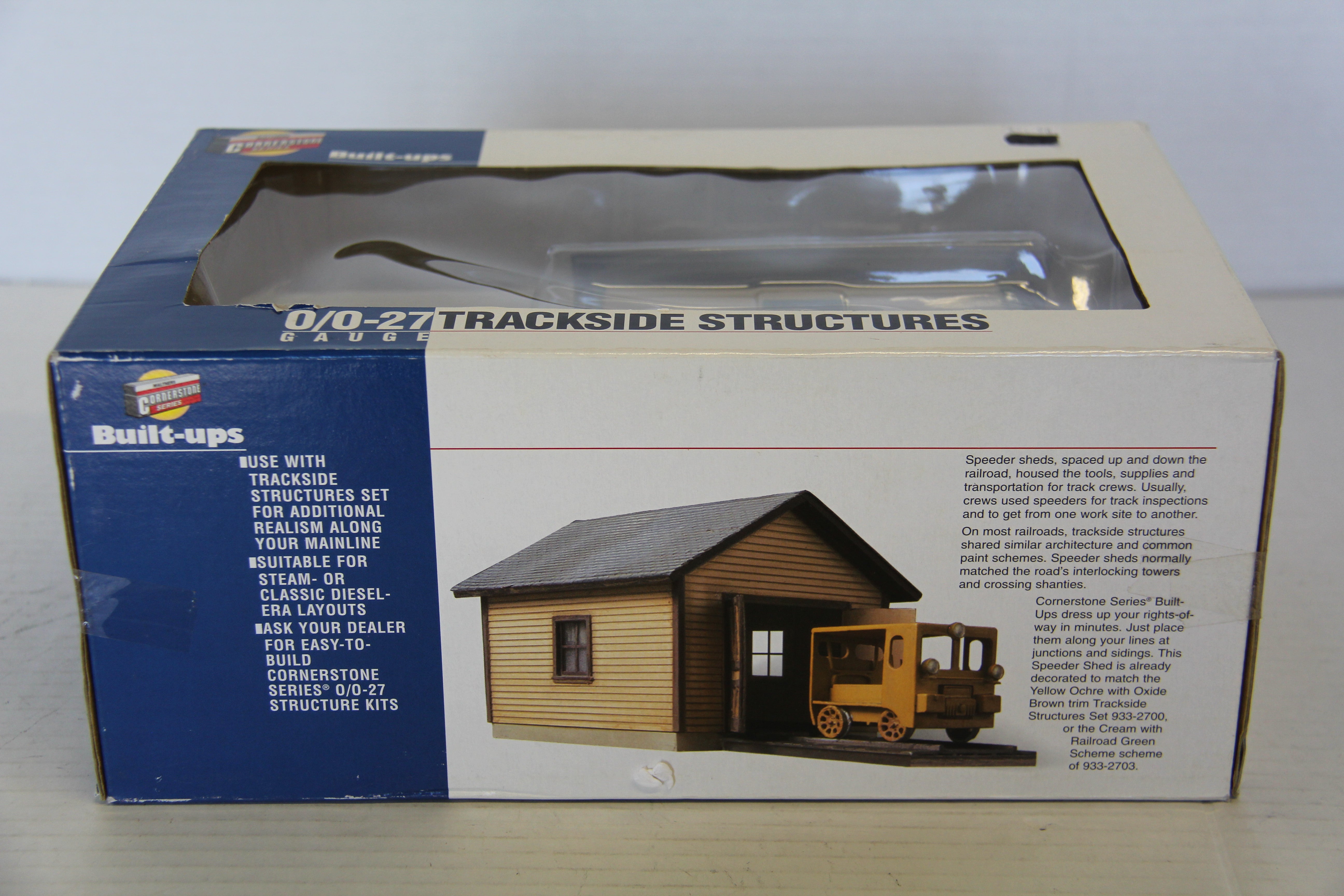Walthers #933-2704 Cornerstone Series O/O27 Gauge Speeder Shed & Speeder-Second hand-M7276