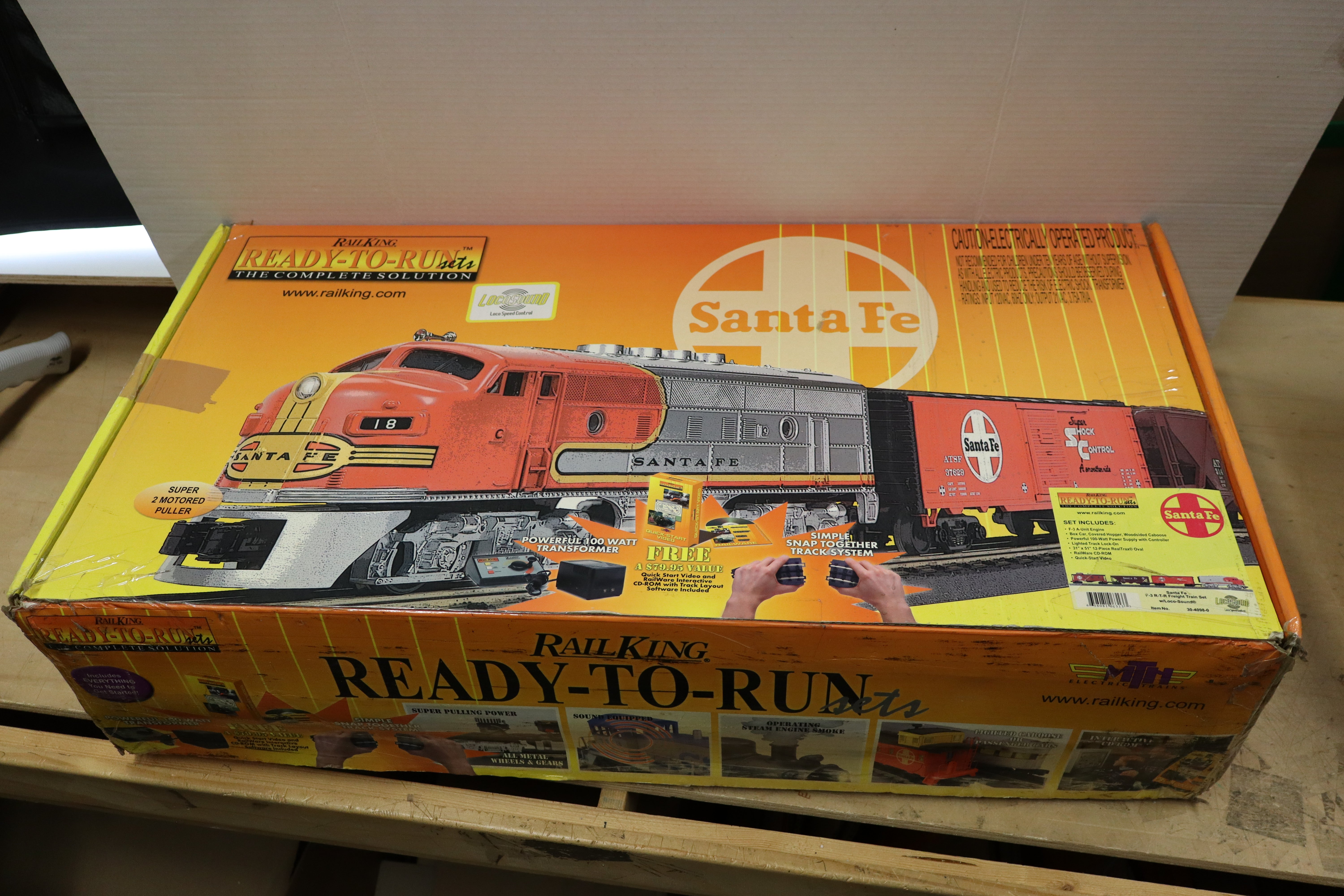 Rail King 30-4098-0 Santa Fe F-3 RTR Freight Train Set-Second hand-M8508