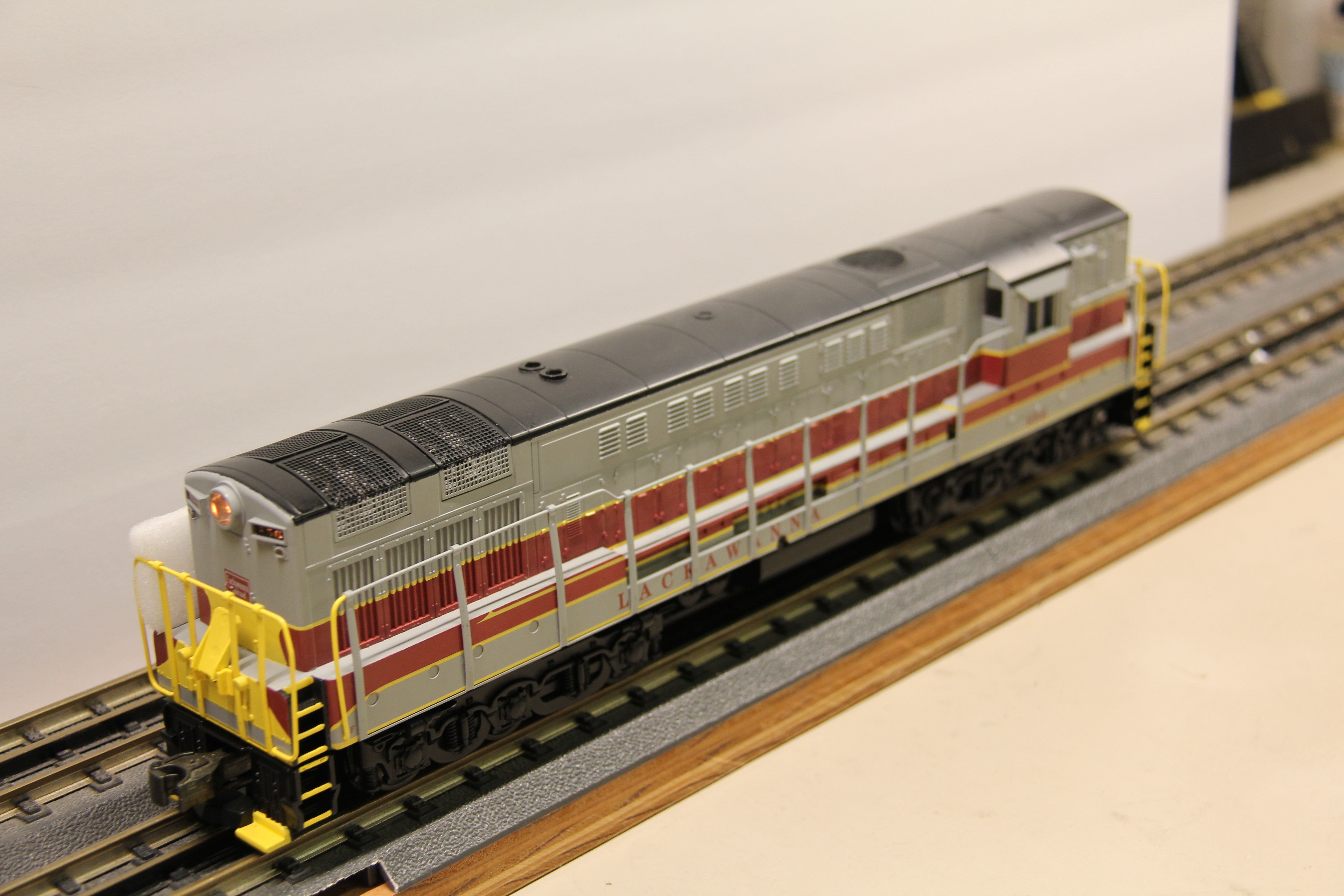 K Line K2438-0856HS Lackawanna Trainmaster #856-Conventional-M7681