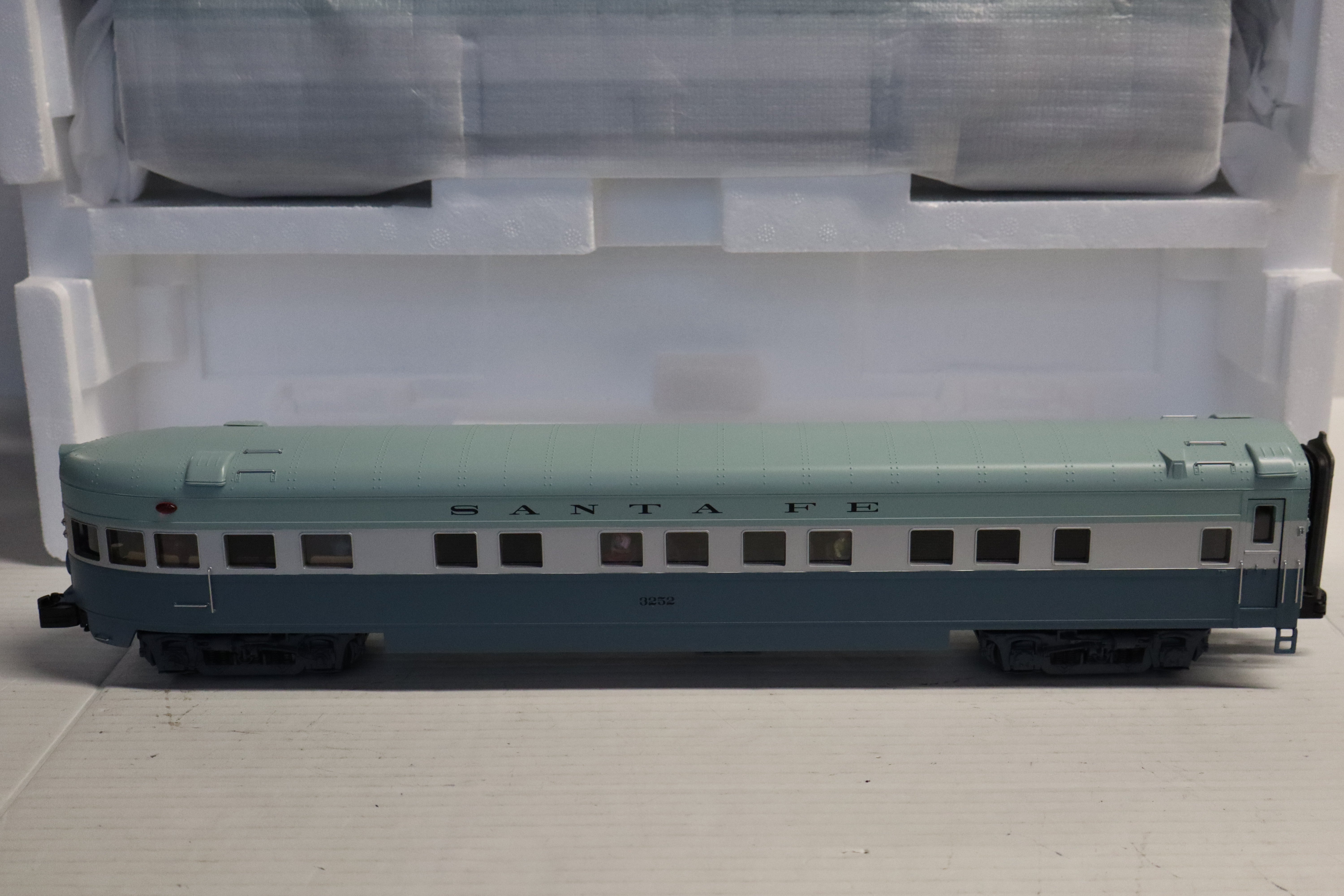 MTH 20-3435-1 Santa Fe 464 Blue Goose Hudson Steam Engine & MTH Santa Fe (Blue Goose) 70' Streamlined Passenger 6 Car Set-Second hand-M8382