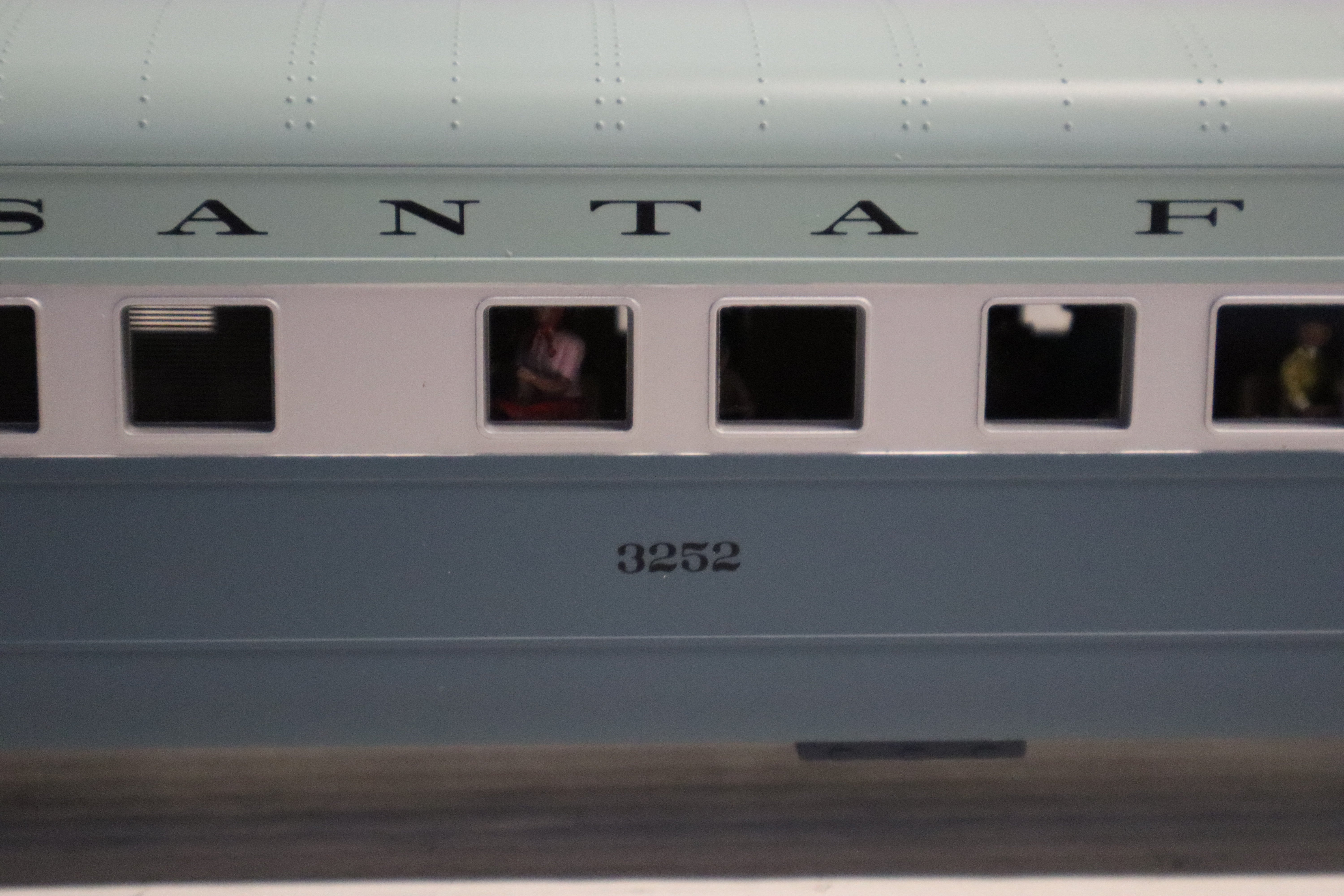 MTH 20-3435-1 Santa Fe 464 Blue Goose Hudson Steam Engine & MTH Santa Fe (Blue Goose) 70' Streamlined Passenger 6 Car Set-Second hand-M8382