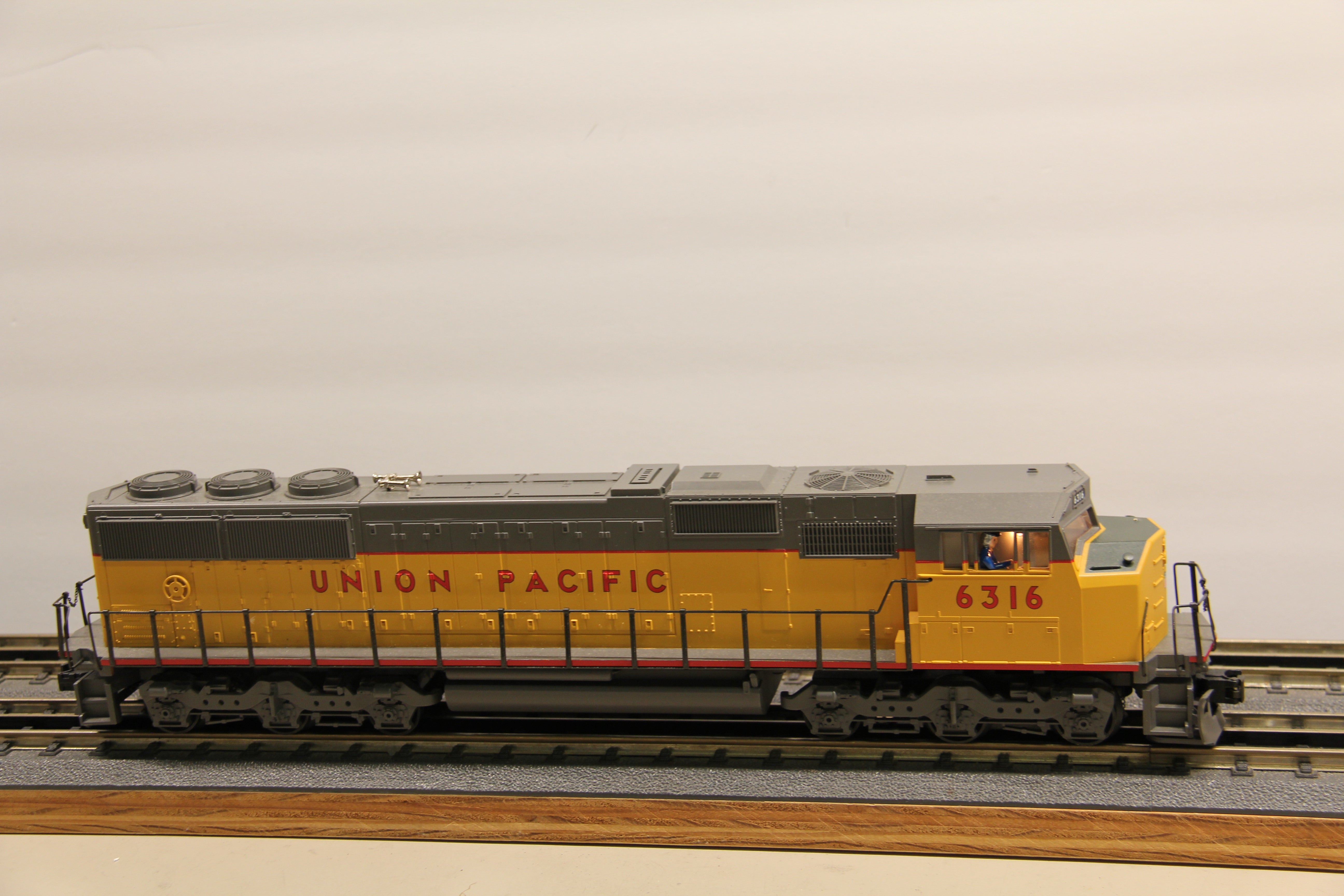 MT 2041LP Union Pacific No 6316 EMD SD60M Diesel NO MOTORS-Second hand-M7680