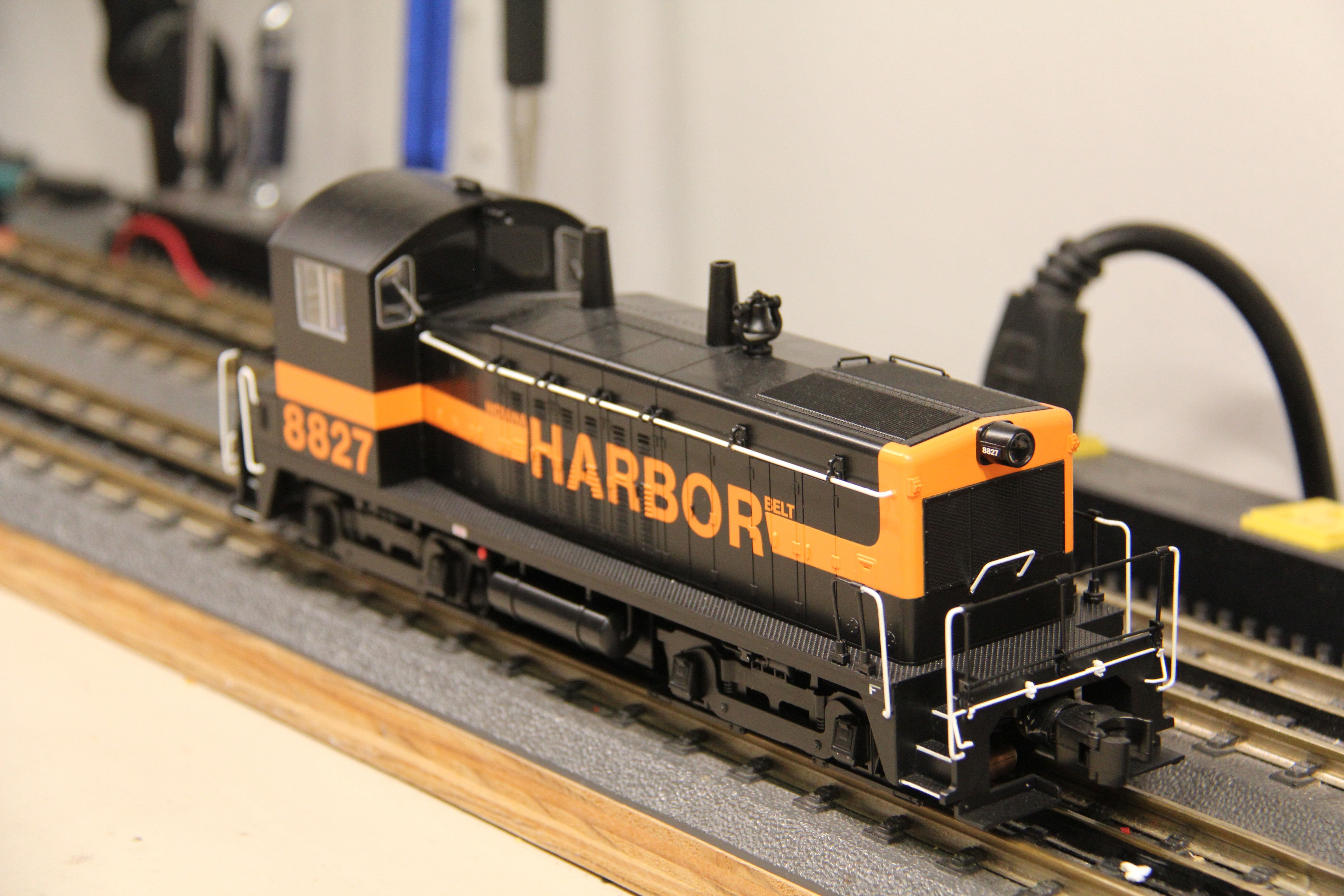 Lionel 2333530 Indiana Harbor Belt LEGACY NW2 #8827-Second hand-M7328