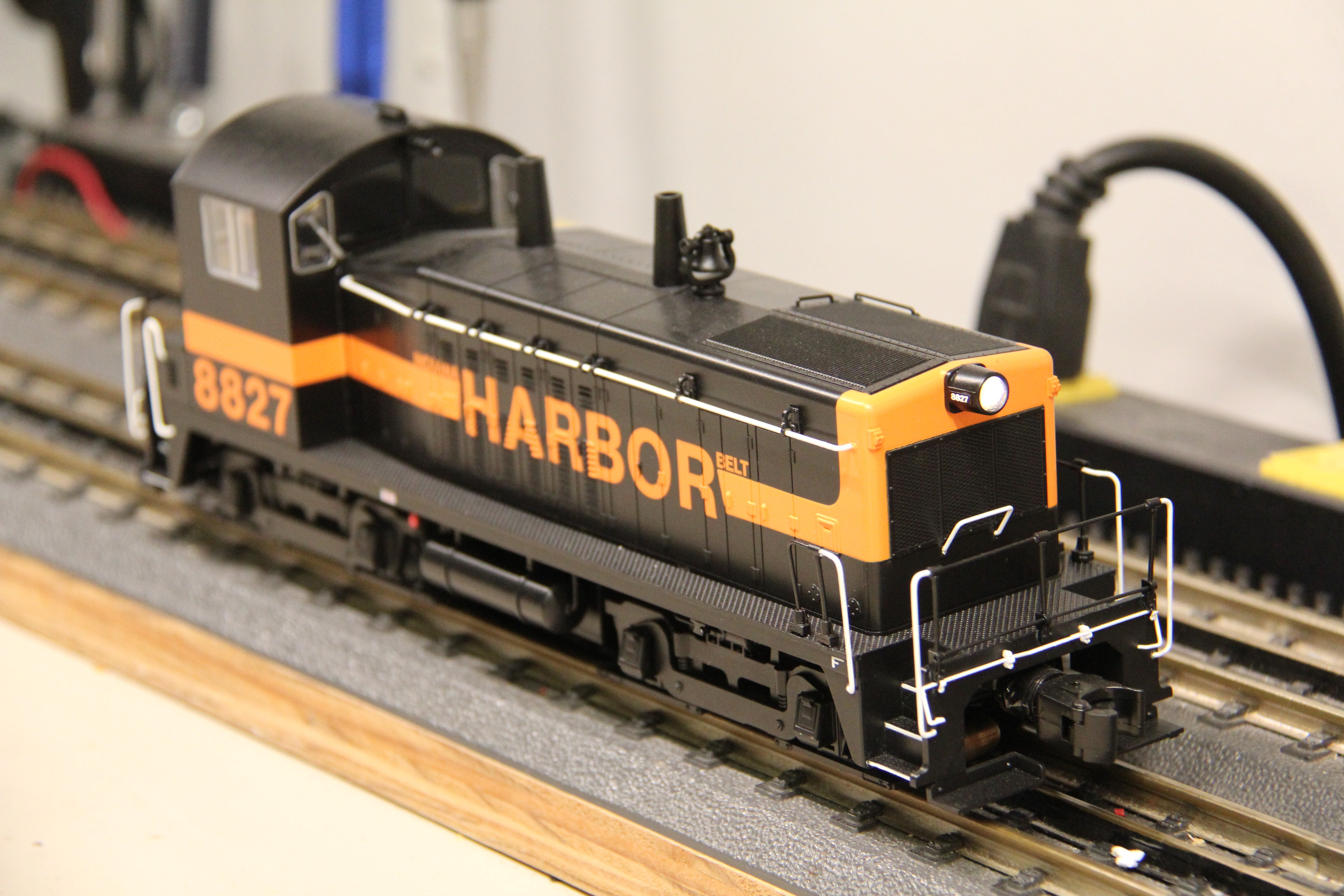 Lionel 2333530 Indiana Harbor Belt LEGACY NW2 #8827-Second hand-M7328